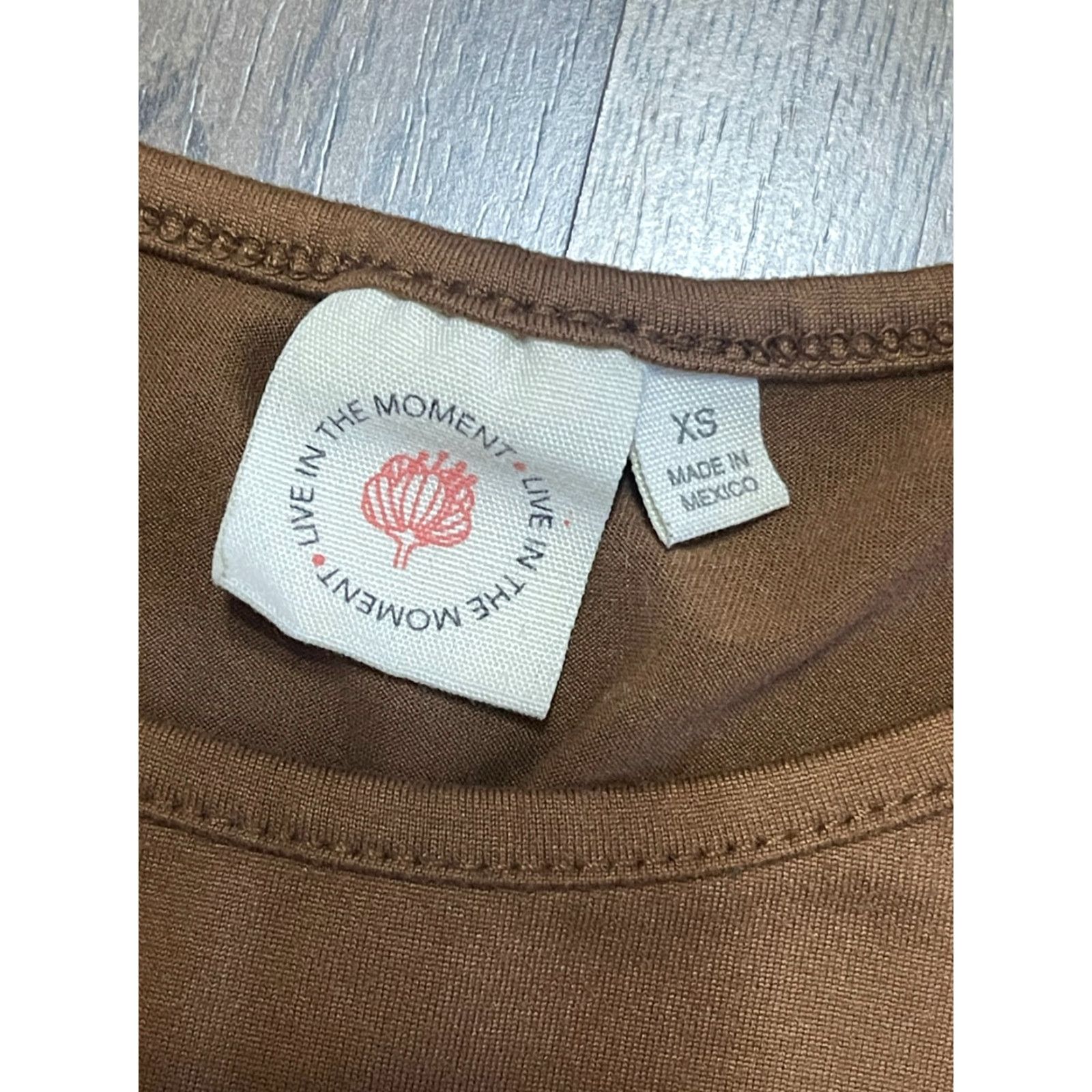 Olive Live in the moment Shirt Cropped Brown XS Womens Short Sleeve Round Neck Pullover T-Shirt Casual Modern Vintage: No Size XS / US 0-2 / IT 36-38 - 5 Thumbnail