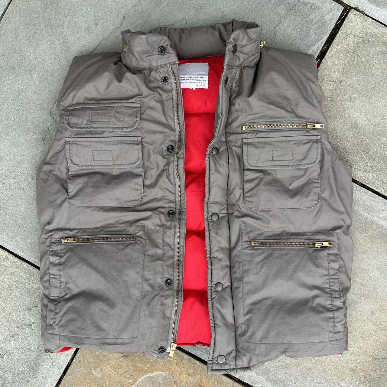 Vintage Vintage 80s Grey Utility Gorpcore Cargo Puffer Vest Size US S / EU 44-46 / 1 - 6 Thumbnail