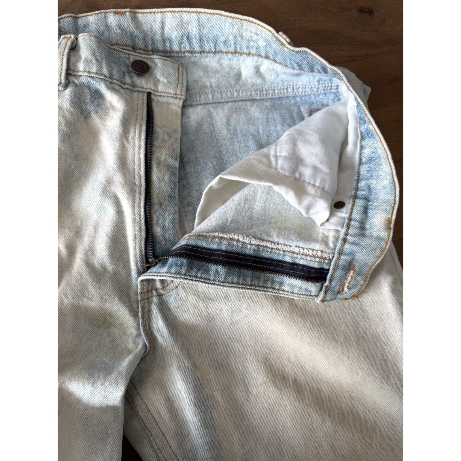 Levi's VINTAGE Levi's 505 Jeans Mens 34x30 Regular Fit Denim USA Blue Accessories: Button, Zipper, Logo 5-Pocket 90s City Retro Classic Straight Mens Size US 34 / EU 50 - 6 Thumbnail