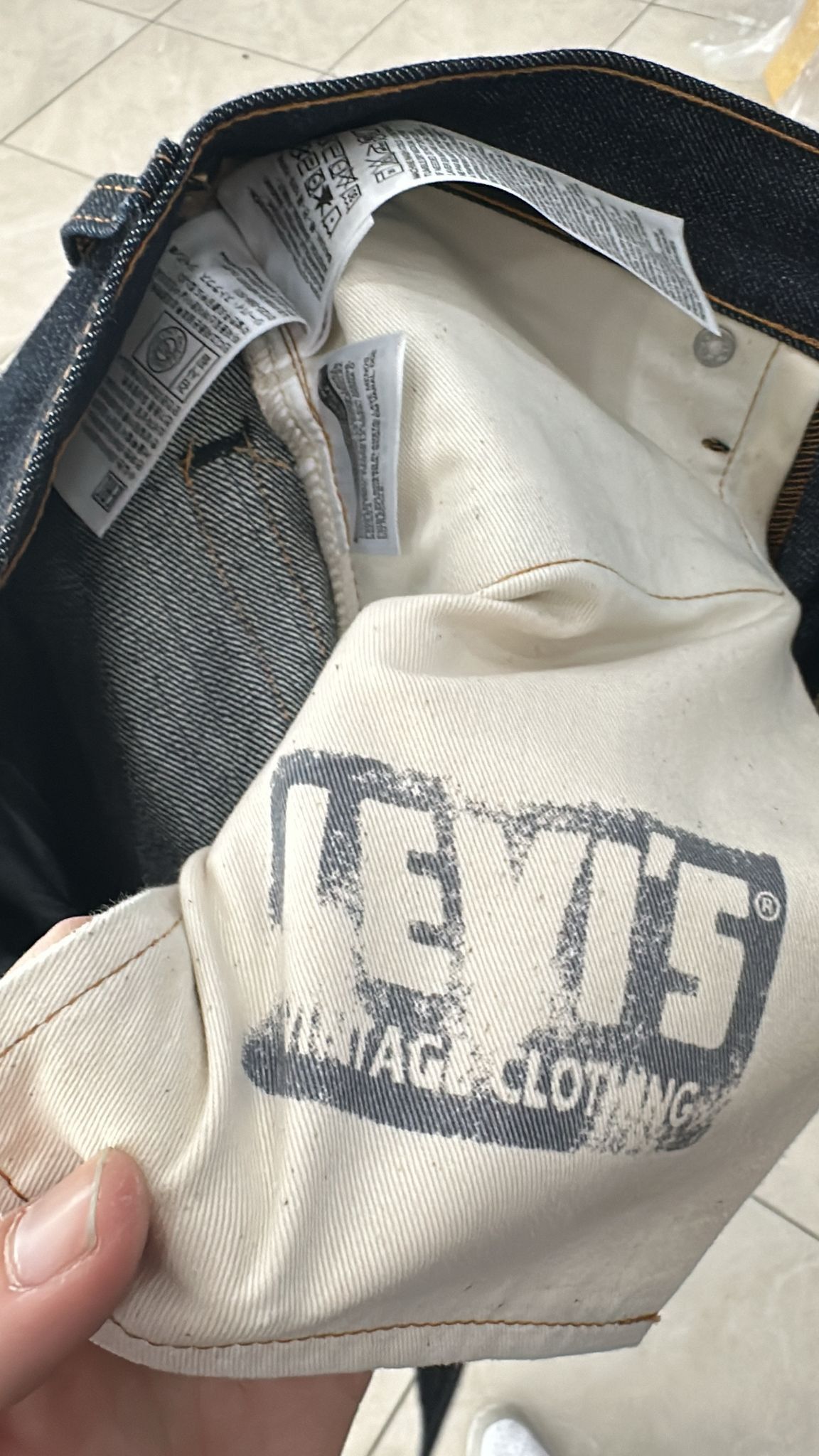 Levi's Vintage Clothing LVC Levi's Vintage Clothing 1967 505-0217 Selvedge Jeans RAW Size US 28 / EU 44 - 7 Thumbnail