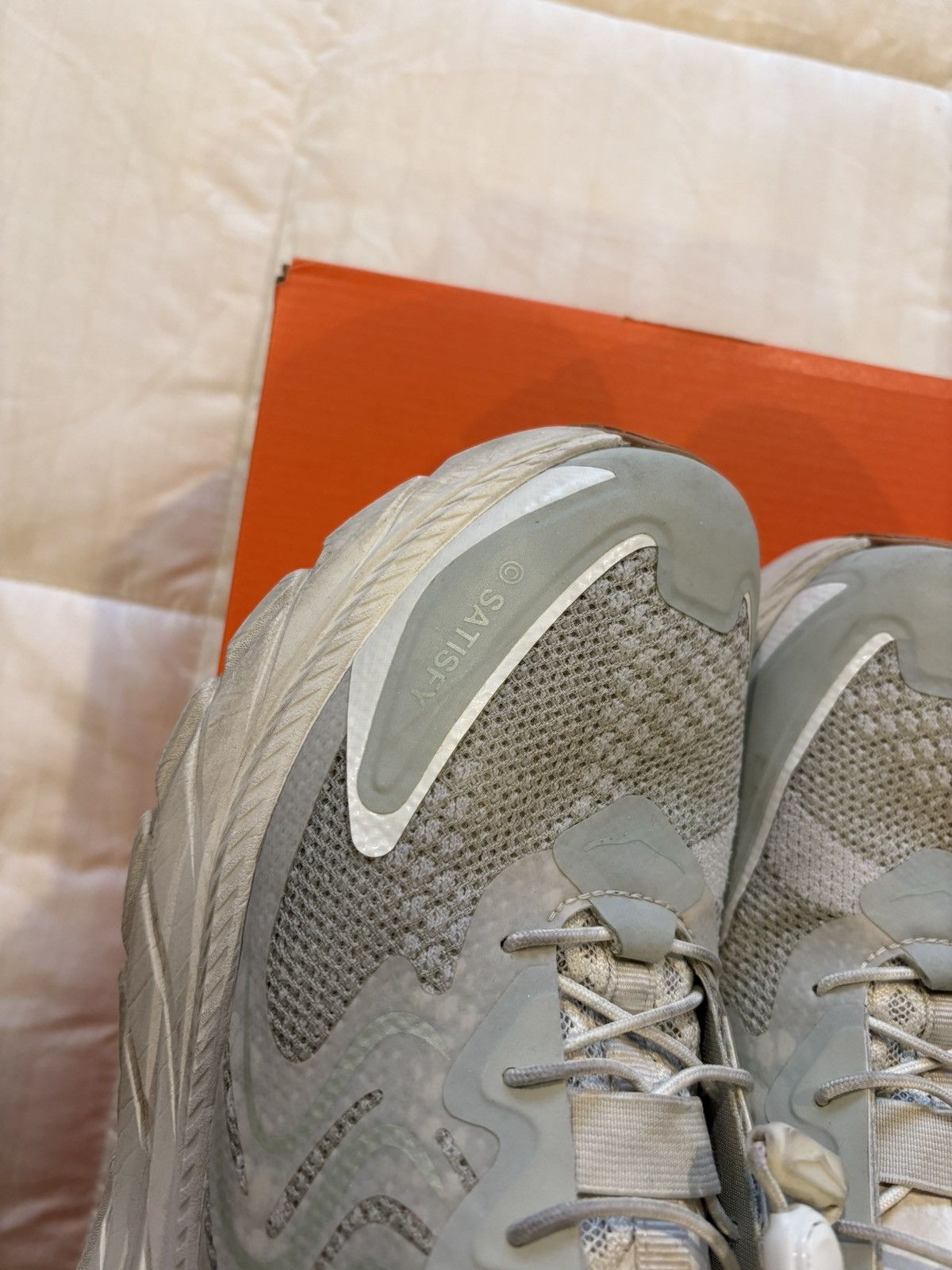 Hoka × Satisfy Satisfy Running Hoka One One Clifton LS Celadon Tint Size US 10 / EU 43 - 8 Thumbnail