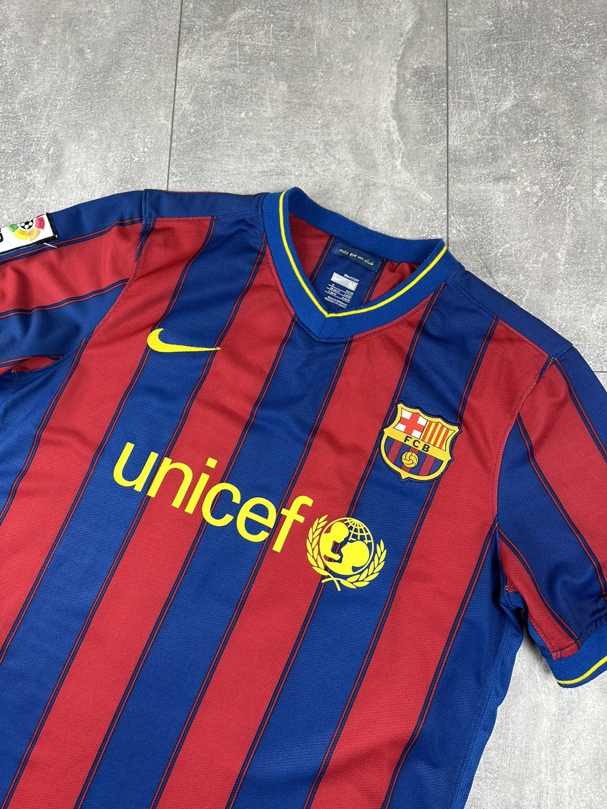 Nike Nike Barcelona FC #9 Ibrahimovic 2009/10 Home Soccer Jersey Size US M / EU 48-50 / 2 - 6 Thumbnail
