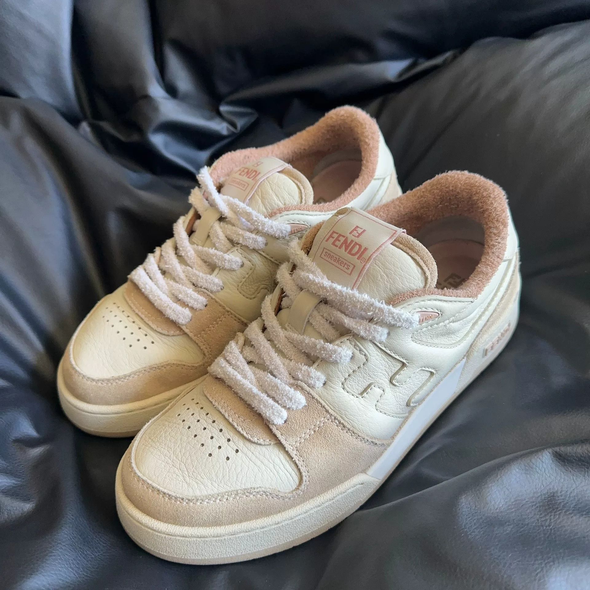 Fendi Fendi Suede Lowtop Sneakers 38 Women Size US 7.5 / IT 37.5 - 1 Thumbnail