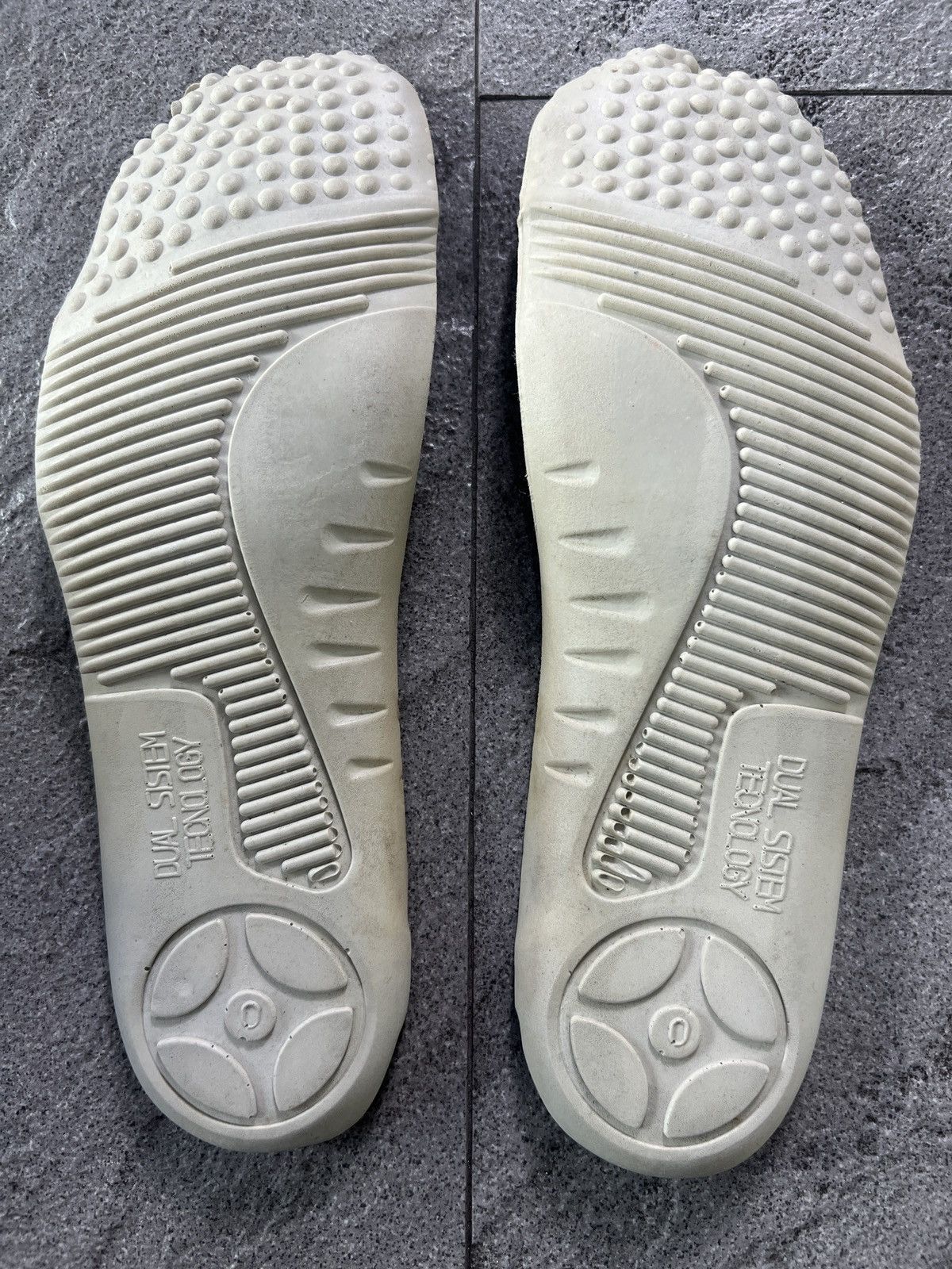 Rick Owens Drkshdw Rick Owens DRKSHDW Ramones High Canvas Sneaker EU40 Size US 7 / EU 40 - 11 Thumbnail