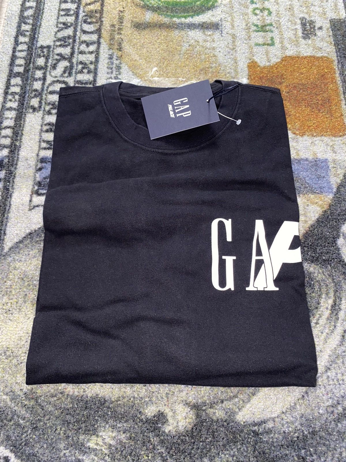 Gap × Palace Palace Gap Logo T-Shirt Size US L / EU 52-54 / 3 - 1 Thumbnail
