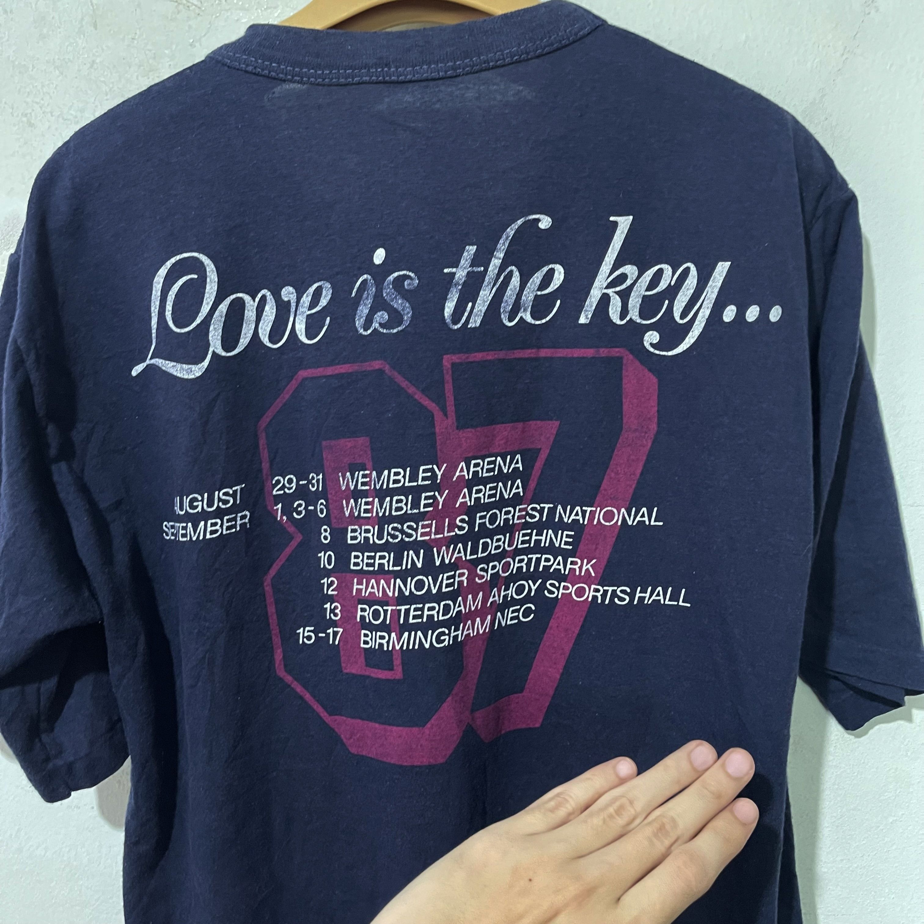 Band Tees Vintage 1987 Stevie Wonder Love Is The Key Tour Shirt Size US M / EU 48-50 / 2 - 3 Thumbnail