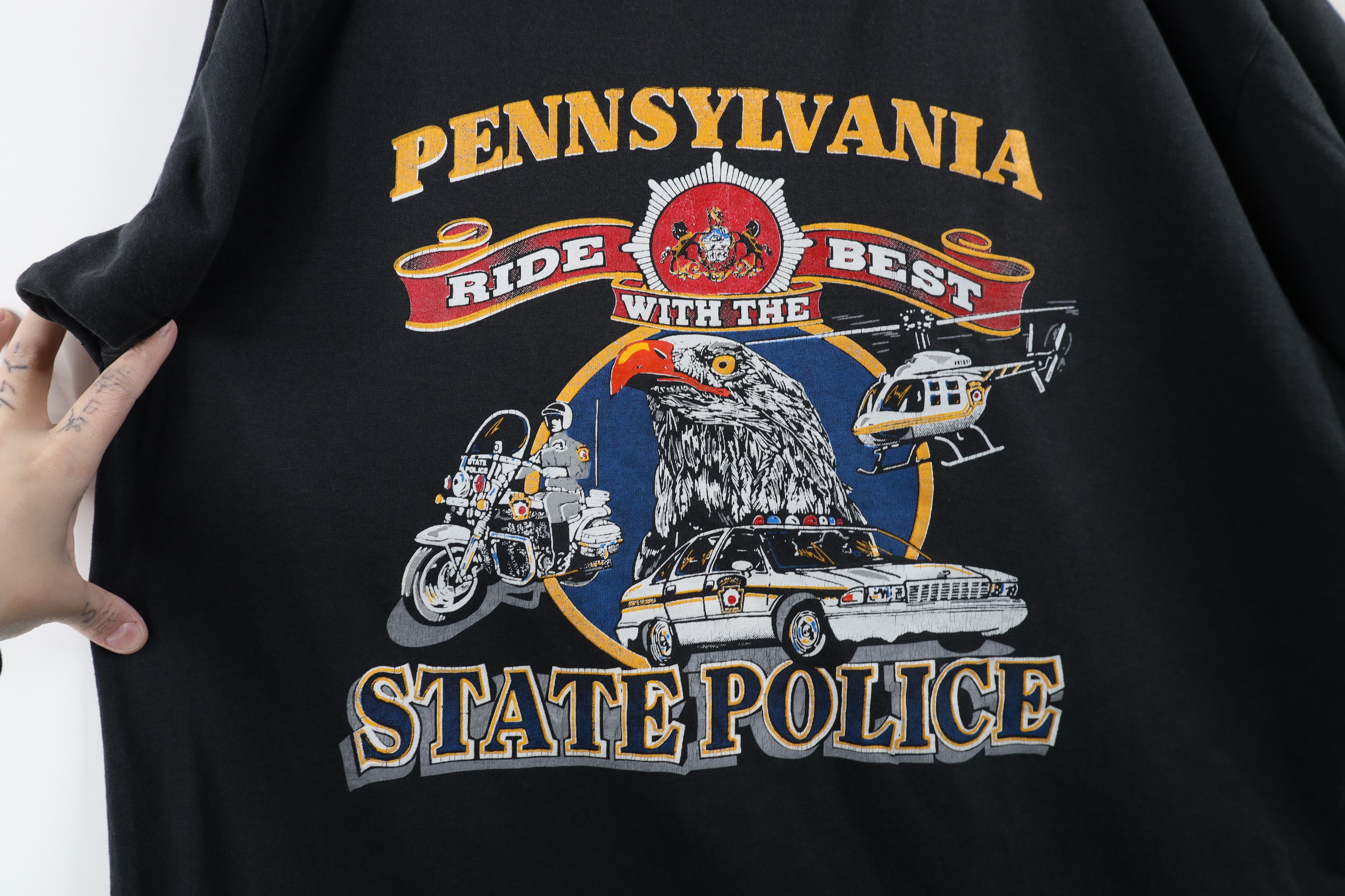 Vintage Vintage 90s Streetwear Pennsylvania Police T-Shirt Black USA Size US XL / EU 56 / 4 - 4 Thumbnail