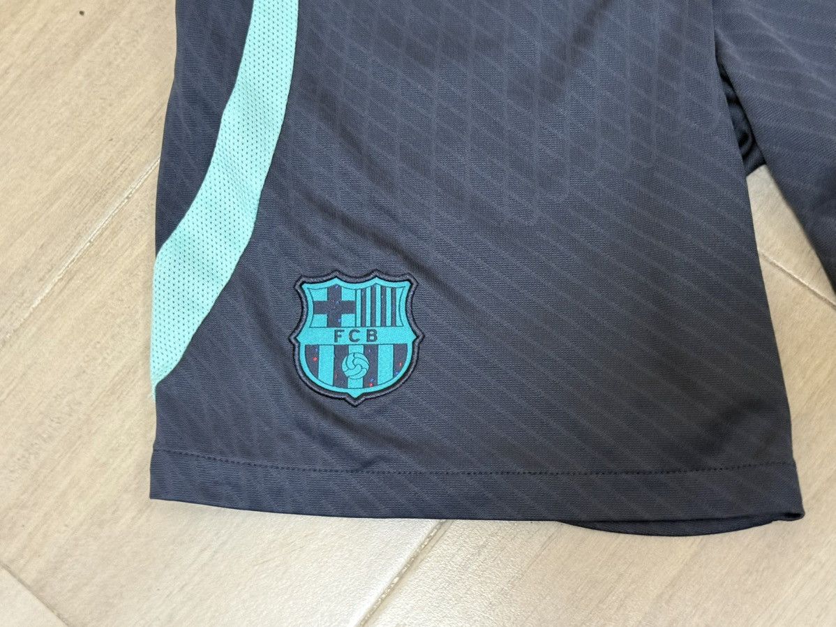 Nike Nike FC Barcelona shorts. Size US 30 / EU 46 - 2 Thumbnail