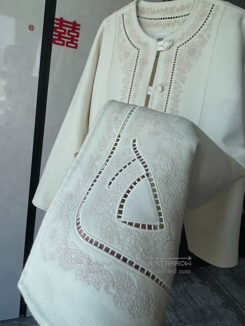 Hermes Hermes Embroidered Patched Long Cashmere Coat Size XXS / US 00 / IT 34 - 2 Thumbnail