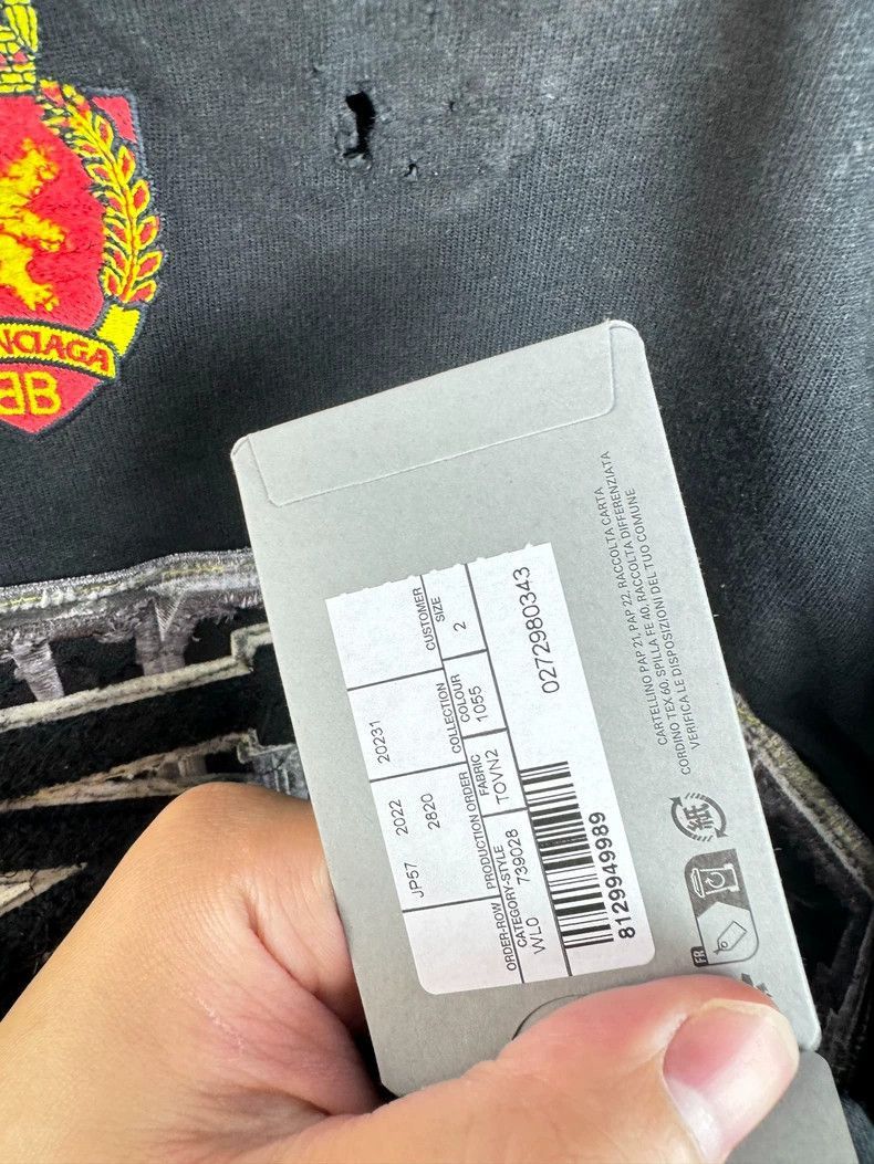 Balenciaga Balenciaga collaborates on Manchester United logo with perf Size US M / EU 48-50 / 2 - 5 Thumbnail