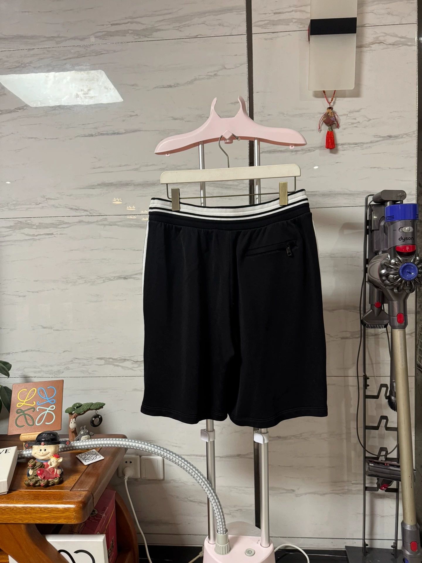 Dolce & Gabbana DG 52 Shorts Worn No Fade Stain Size US 36 / EU 52 - 2 Thumbnail