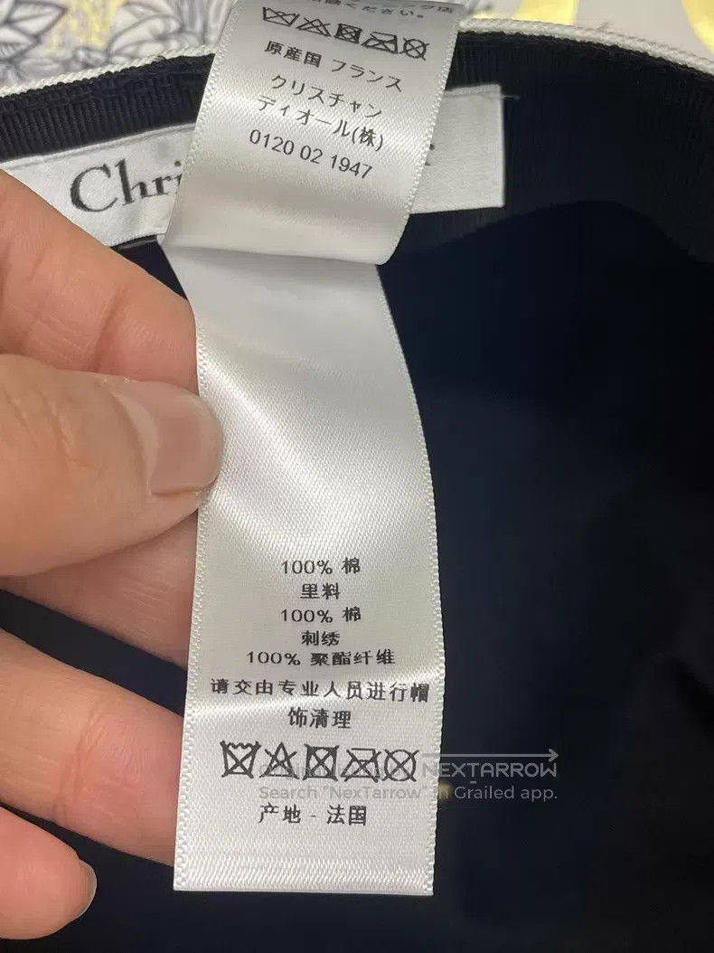 Dior Dior Size 57 White graffiti newspaper hat Size ONE SIZE - 7 Thumbnail