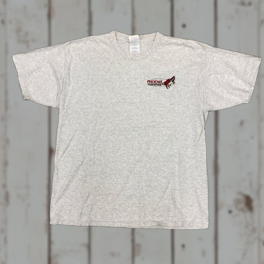 Gildan VINTAGE Phoenix Coyotes Grey NHL Hockey Embroidered T-Shirt Mens XL Gray Embroidered Coyotes 90s? (avoid adding decade) Size US XL / EU 56 / 4 - 1 Thumbnail