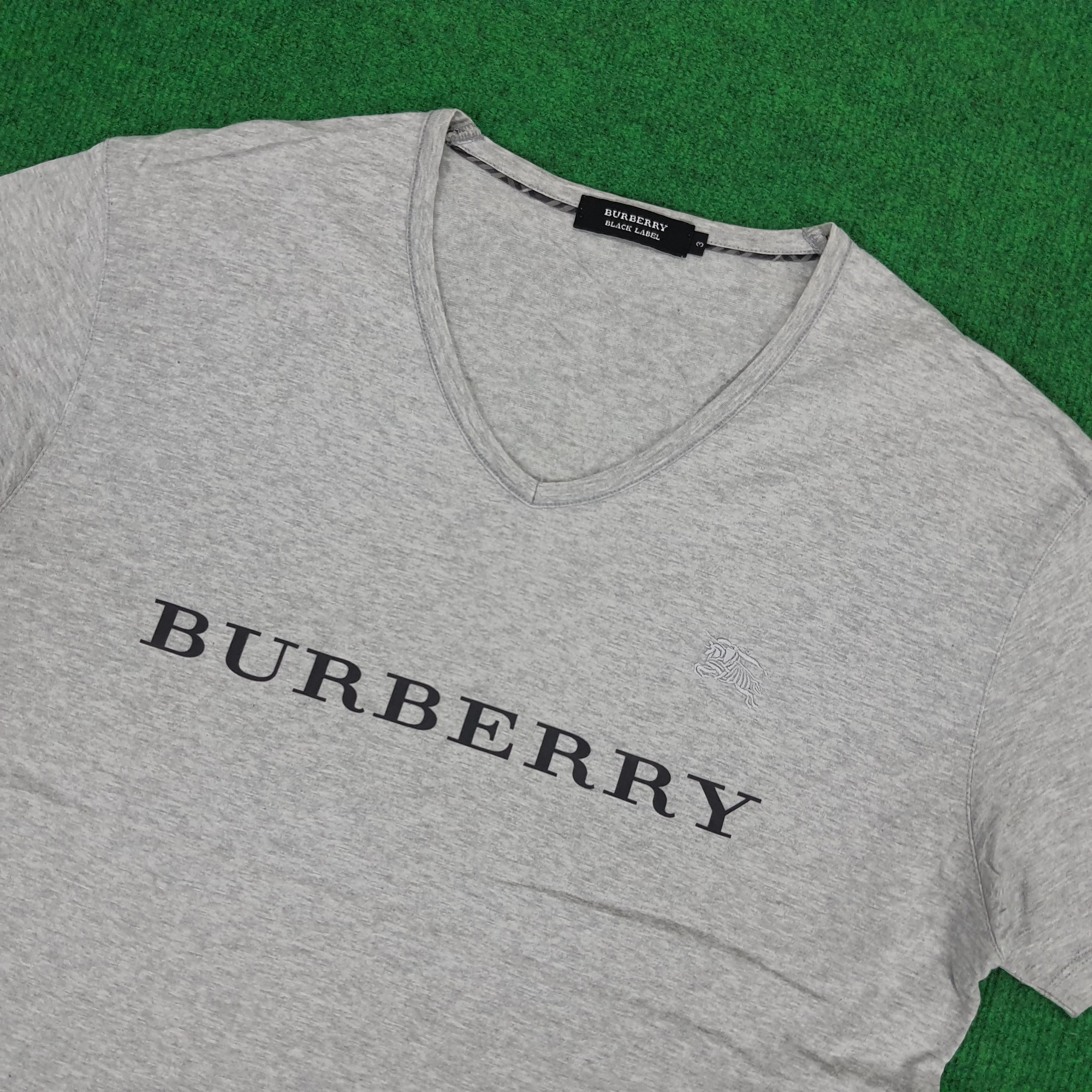 Burberry × Vintage Vintage Burberry Black Label V Neck T-shirt Size US M / EU 48-50 / 2 - 2 Thumbnail
