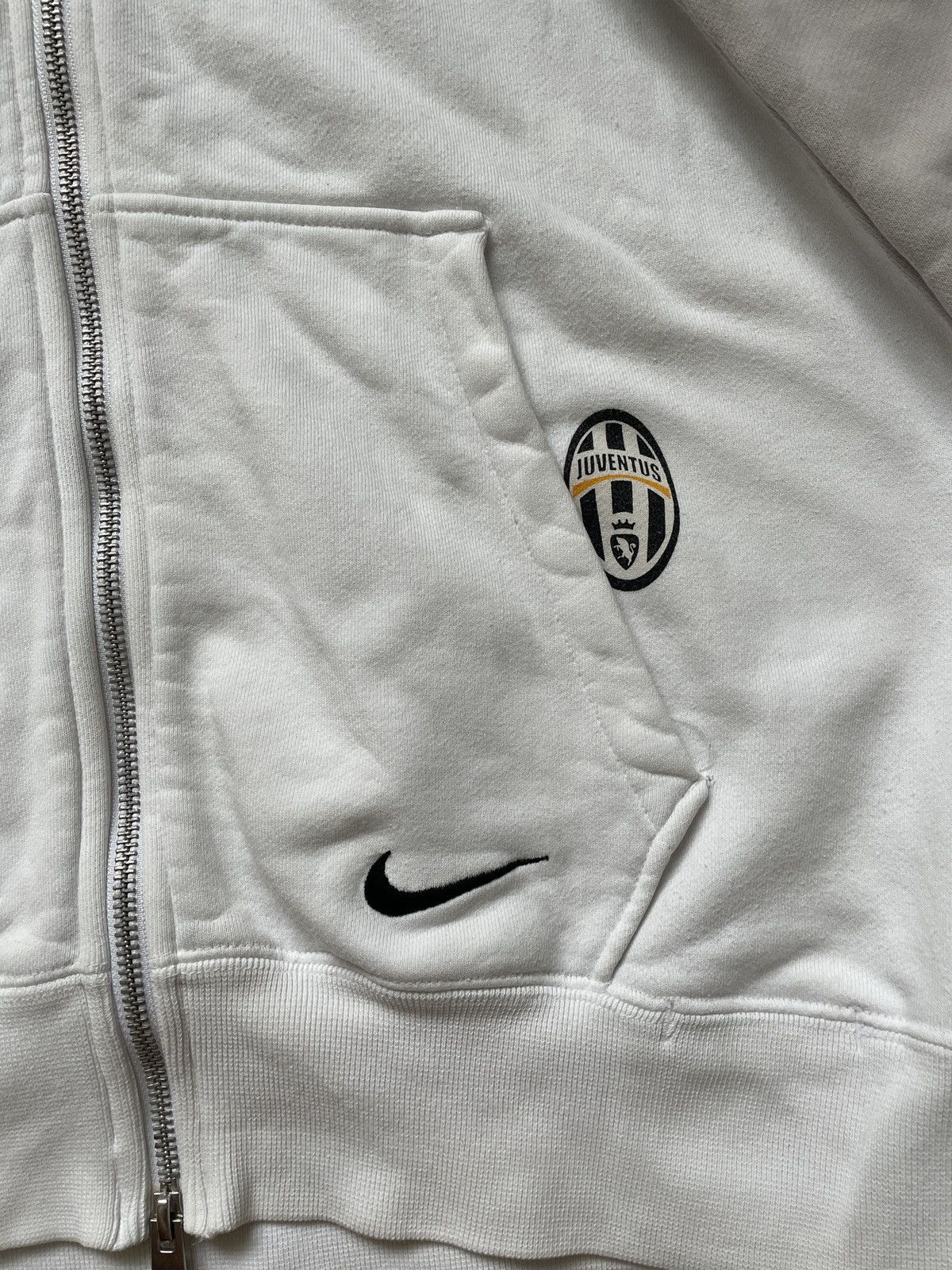 Nike × Vintage Vintage Nike Juventus White Zip Hoodie Size US M / EU 48-50 / 2 - 3 Thumbnail