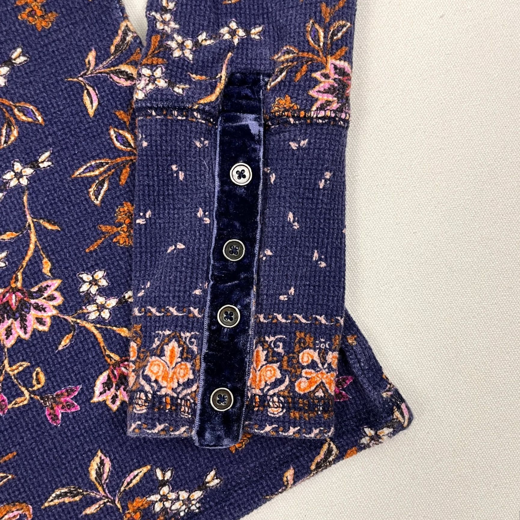 Vintage VINTAGE Sundance Loretta Blouse Womens M Purple Floral Thermal Knit Velvet Cuff Boho Size M / US 6-8 / IT 42-44 - 3 Thumbnail