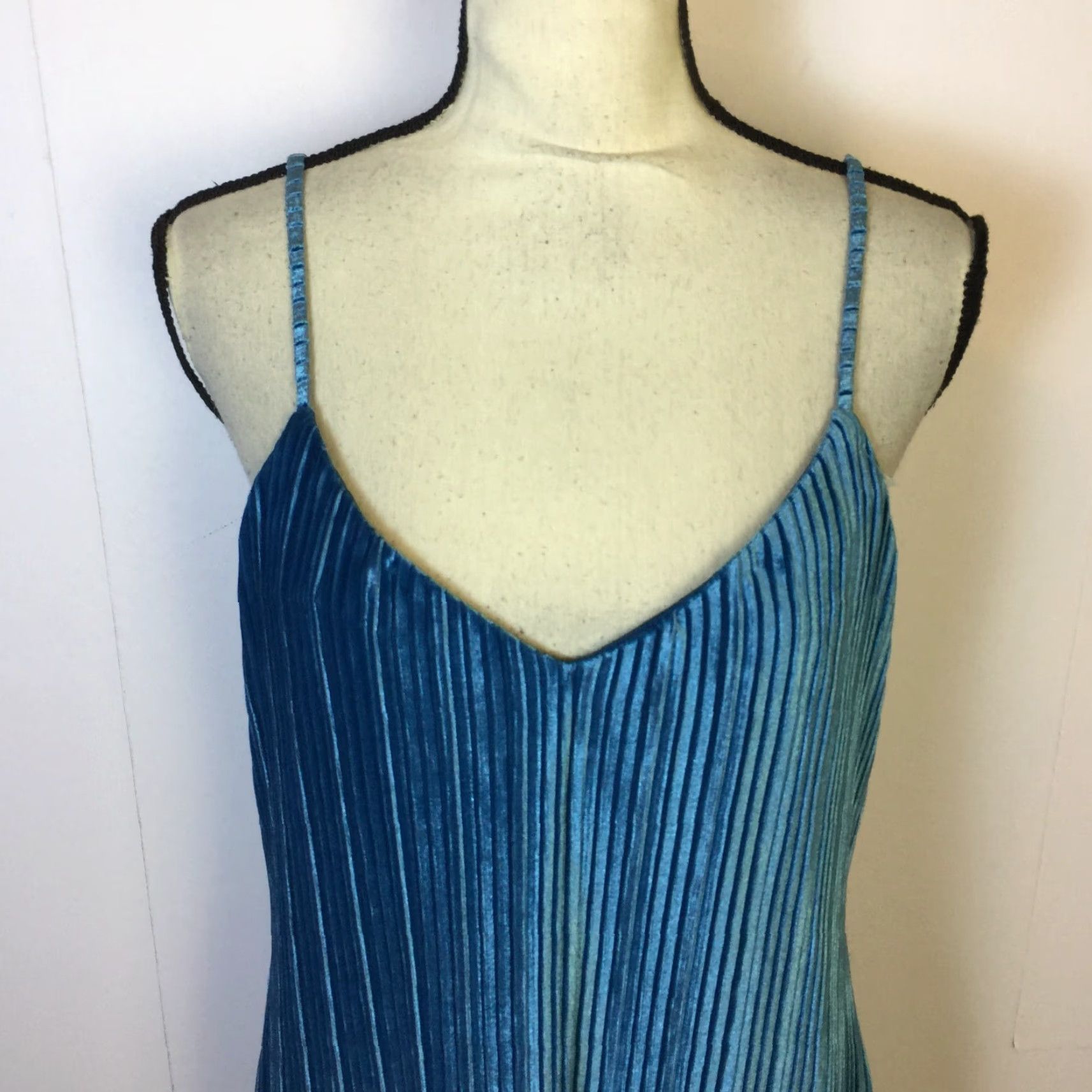 banana republic blue pleated dress Banana Republic Hot Pink Pleated Dress- Size 12  The Saved Collection
