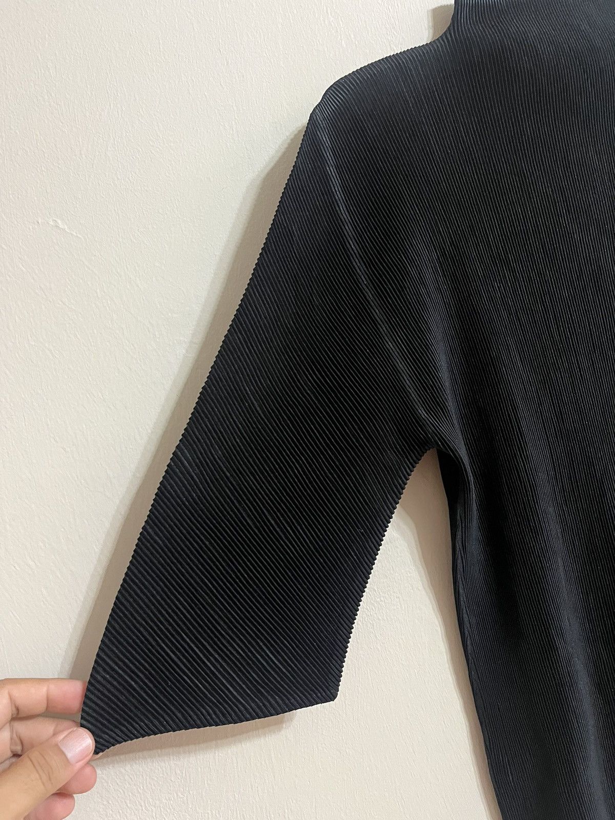 Homme Plisse Issey Miyake × Pleats Please Issey Miyake A rare vintage Pleats Please Turtle Neck Shirt Size M / US 6-8 / IT 42-44 - 6 Thumbnail