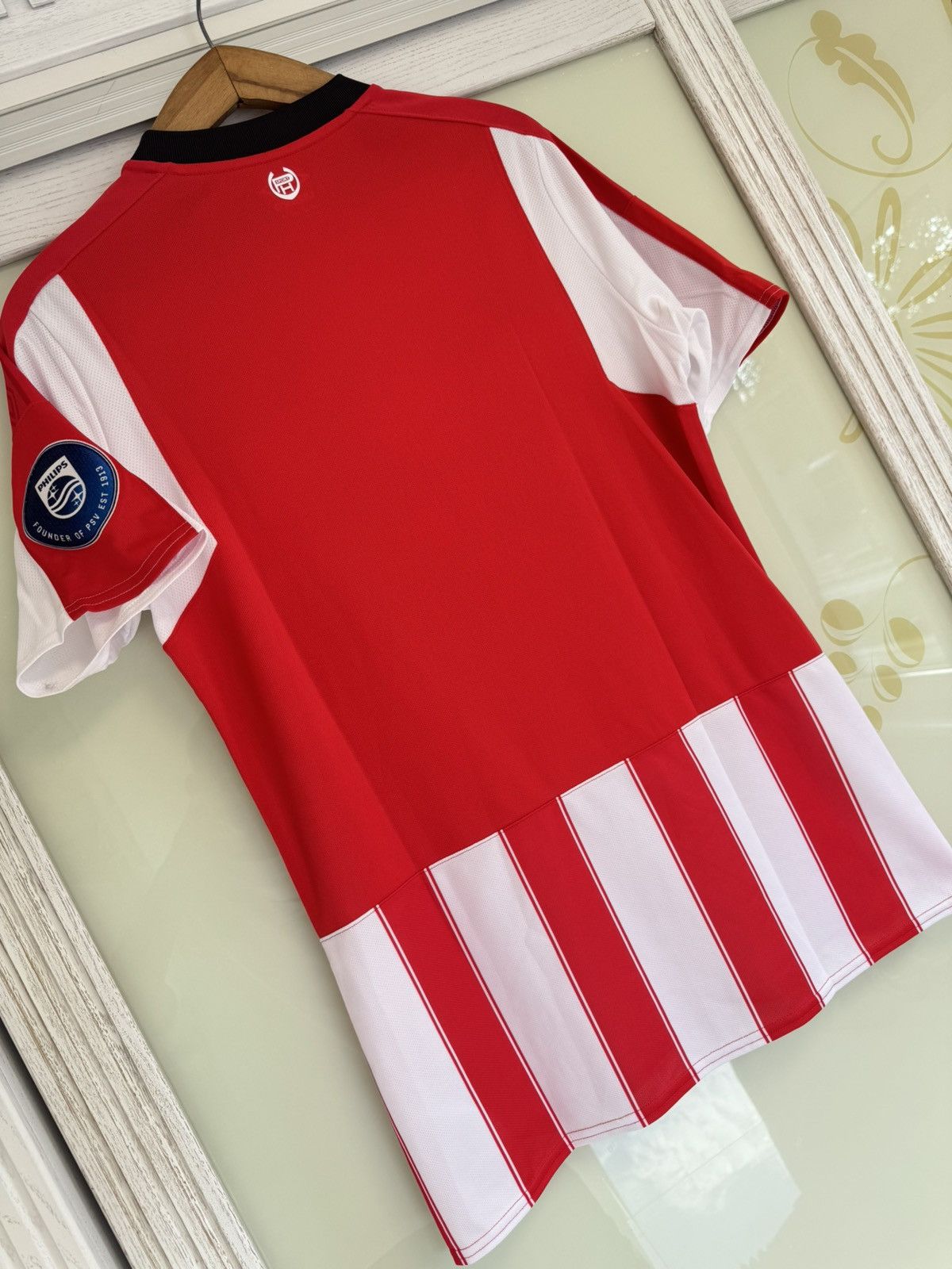 Umbro BNWT PSV Eindhoven 2017-2018 Home Soccer Jersey Football Kit Size US M / EU 48-50 / 2 - 10 Thumbnail