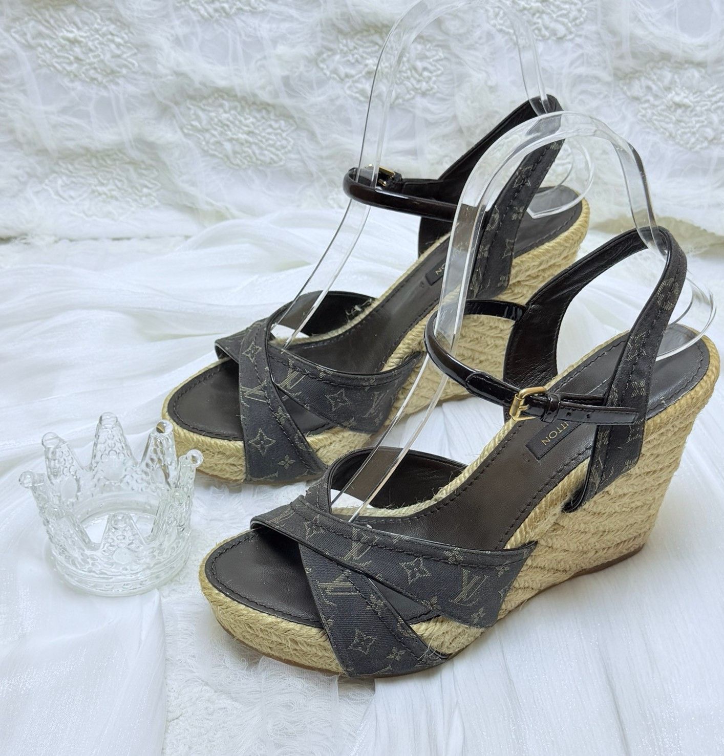 Louis Vuitton Louis Vuitton Black Sandals us_5-5 Women Size US 5.5 / IT 35.5 - 1 Thumbnail