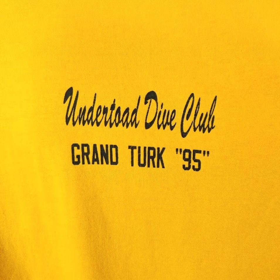 Fruit Of The Loom VINTAGE Grand Turk Diving T Shirt Mens XL 90s Undertoad Made In USA Yellow Cotton Blend Short Sleeve Crew Neck Size US L / EU 52-54 / 3 - 3 Thumbnail