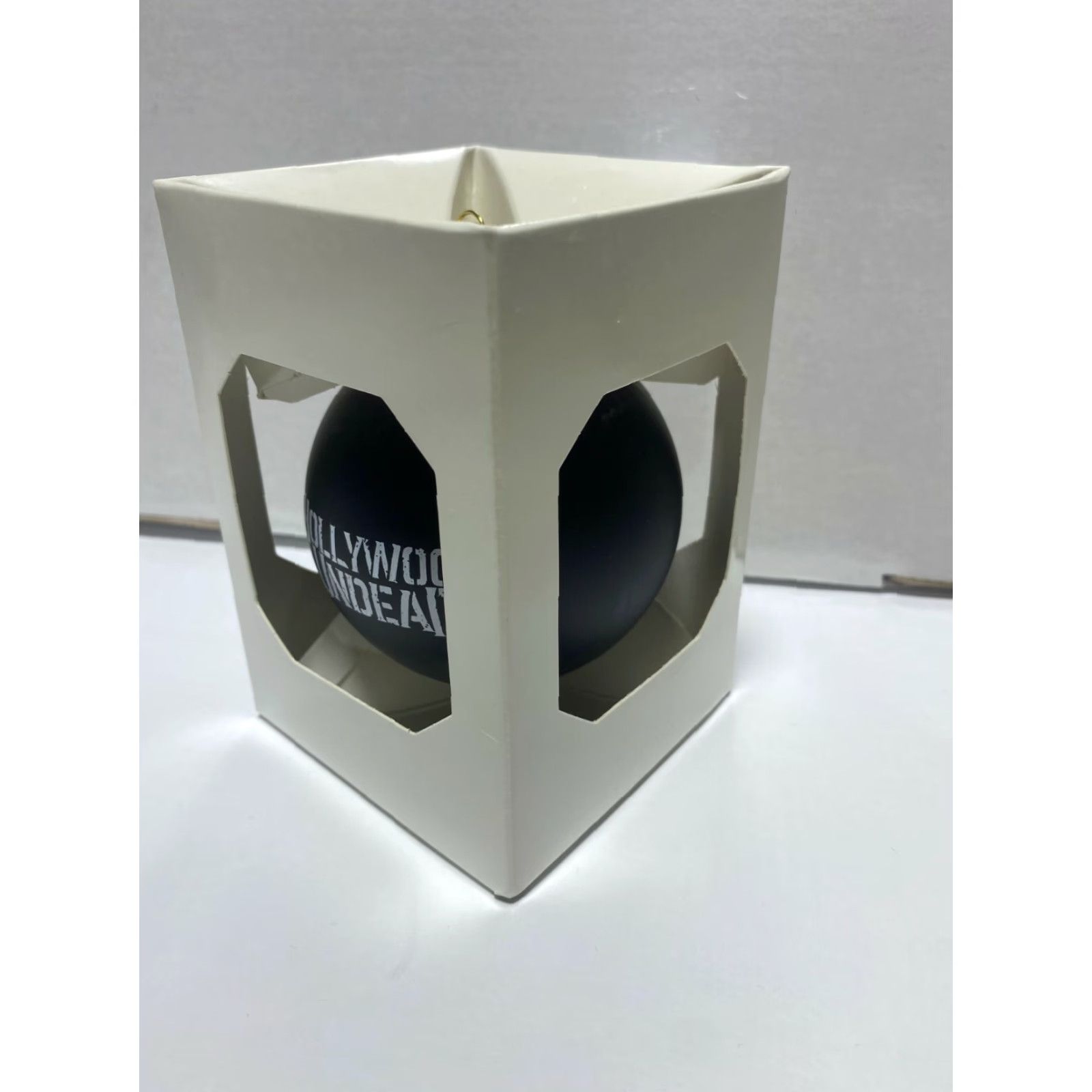 Vintage VINTAGE Hollywood Undead Christmas Ornament Dove Grenade 3 Inch Black LIMITED Official Mens Size ONE SIZE - 5 Thumbnail