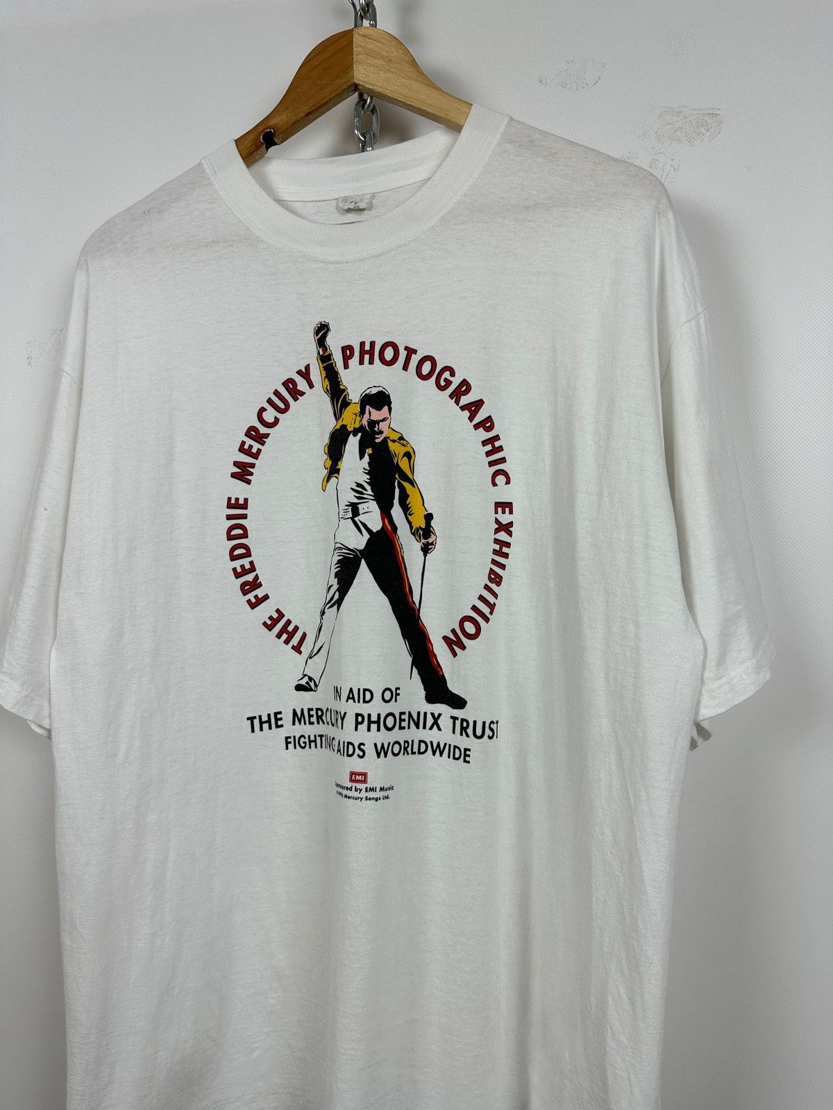 Band Tees 1996 Vintage Freddie Mercury Photographic Exhibition T-Shirt Size US XL / EU 56 / 4 - 3 Thumbnail