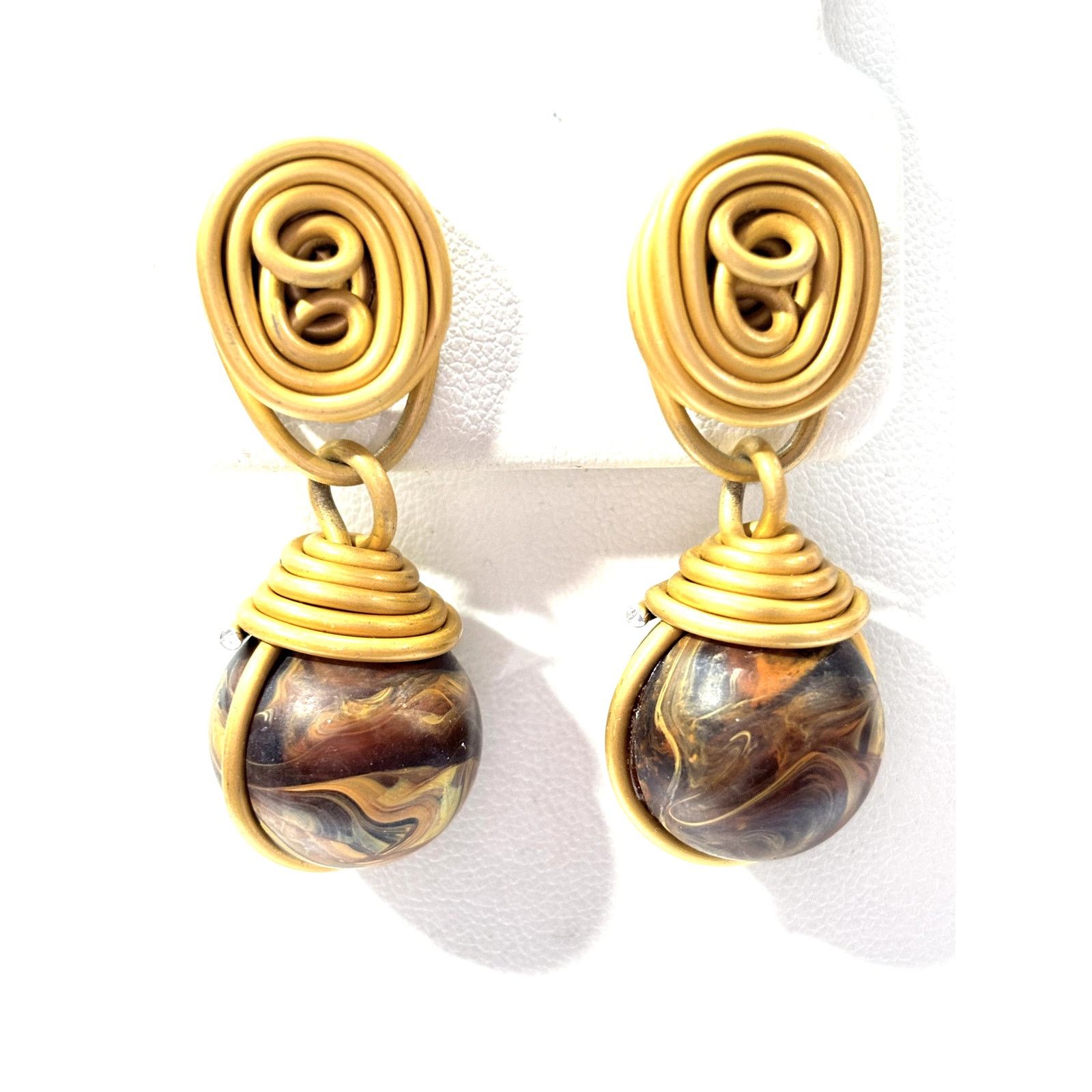 Vintage VINTAGE Gold Tone Wooden Wire Globe Dangle Ladies Earrings Size ONE SIZE - 1 Thumbnail