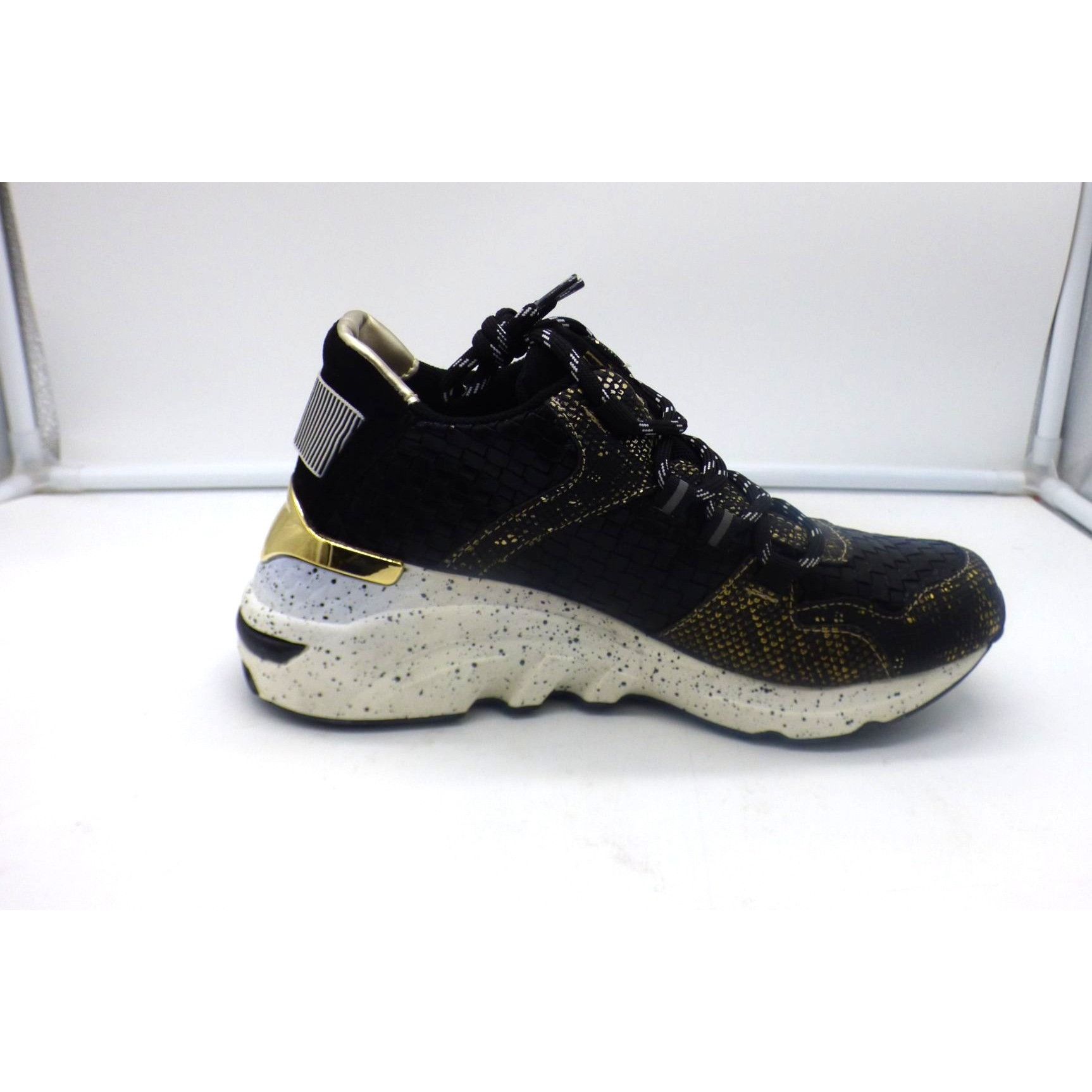 Vlado Vlado Cleo Women’s Sneakers, Black/Gold, Sz. 7 Size US 7 / IT 37 - 13 Thumbnail