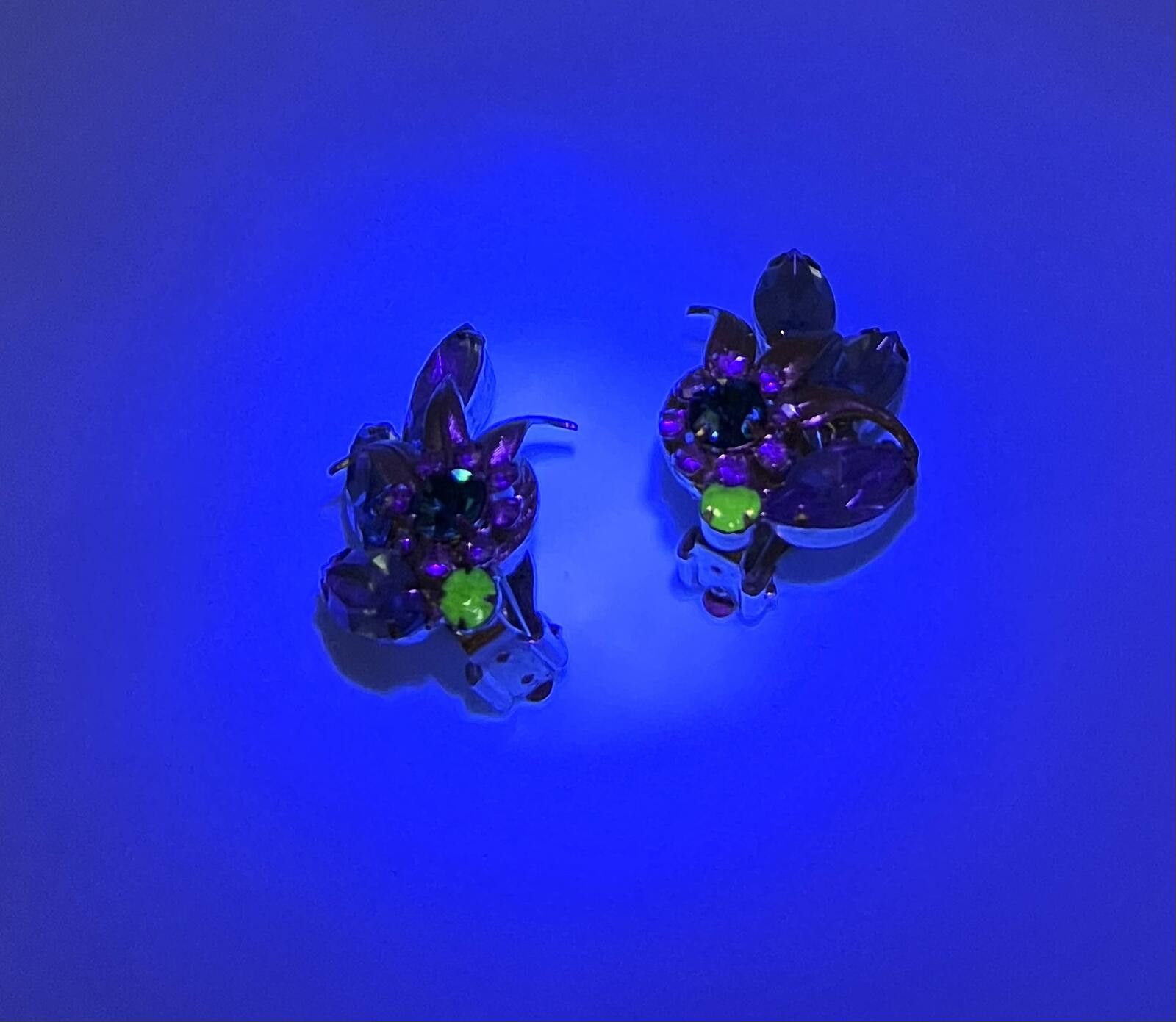 Alexander Julian Juliana Blue Green Rhinestone Glower Floral Clip-On Earrings Size ONE SIZE - 4 Thumbnail