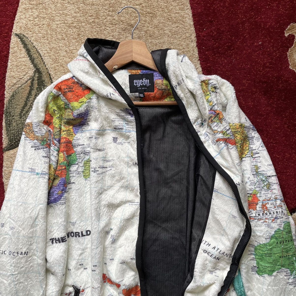 Vintage Vintage Map of Earth Fleece Hoodie Kurt Cobain Size US XL / EU 56 / 4 - 6 Thumbnail
