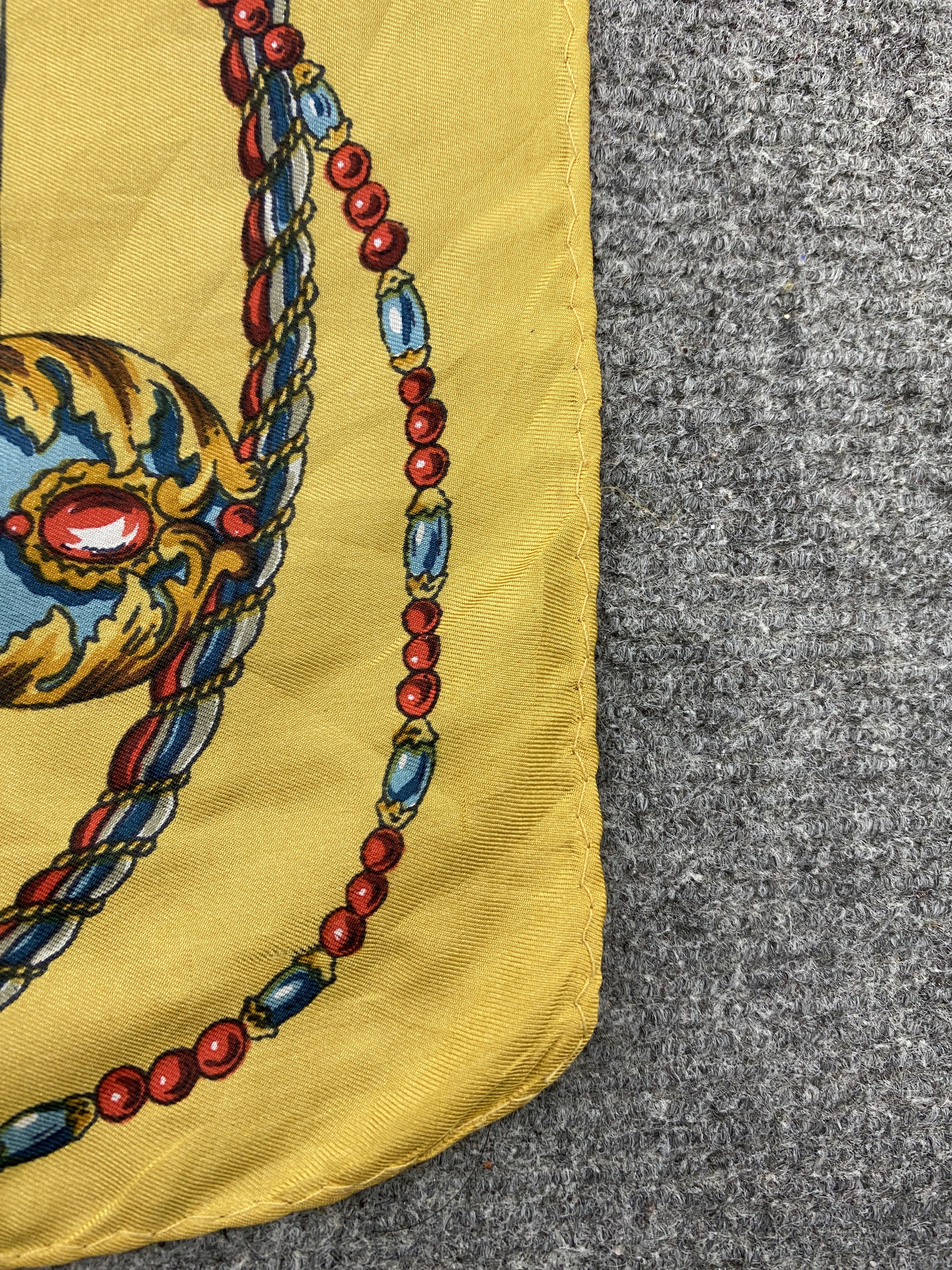 Other Vintage Chain And Tassel Silk Scarf / Silk Shawl SN0258 Size ONE SIZE - 4 Thumbnail