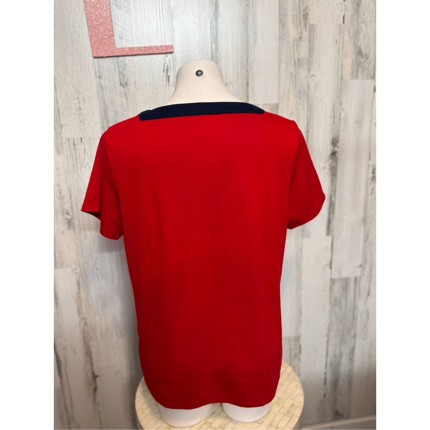 LIZ LISA Liz Claiborne Red Top with Navy Trim – Size L Size L / US 10 / IT 46 - 6 Thumbnail