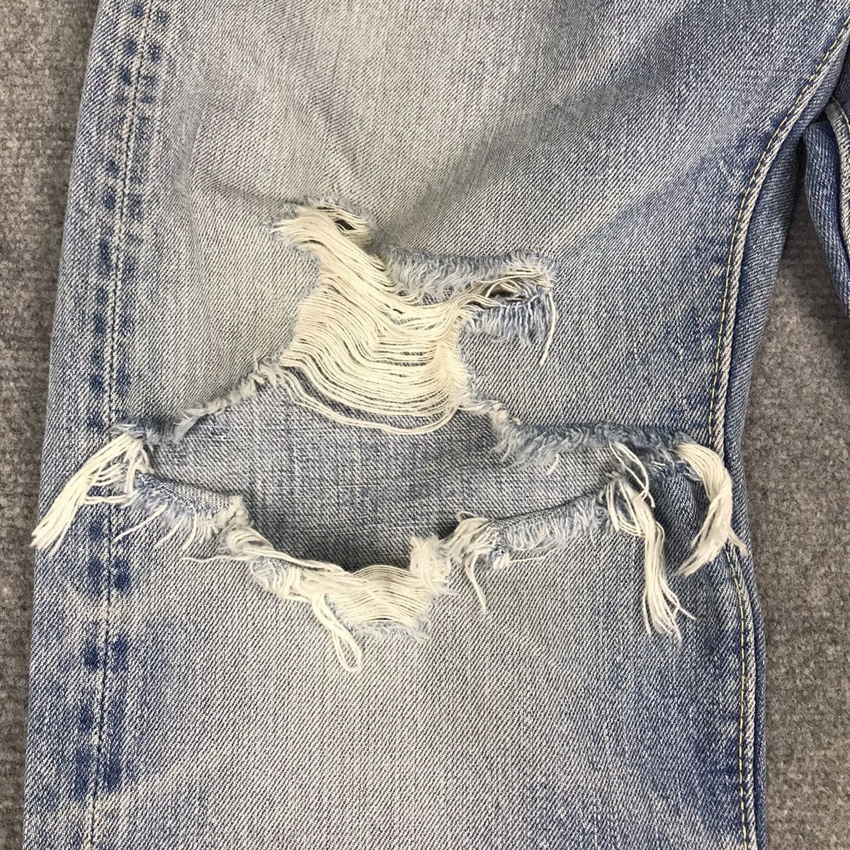 Orslow ORSLOW 2005 DISTRESSED SELVAGE DENIM LIGHT DENIM PANTS Size US 30 / EU 46 - 6 Thumbnail
