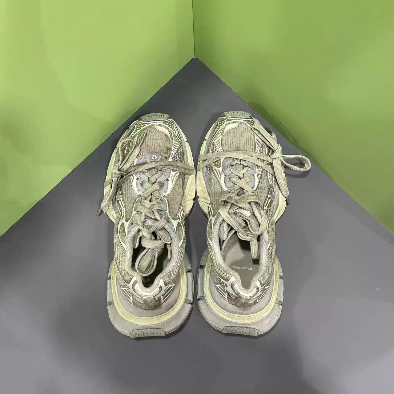 Balenciaga Balenciaga 3XL Light Beige Casual Shoes K15 Size US 9 / EU 42 - 9 Thumbnail