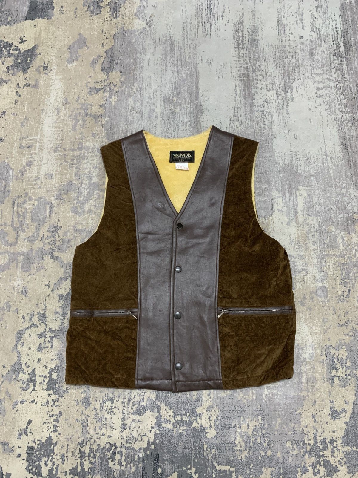 Japanese Brand Vintage ALIANTAS Suede Hunting Outdoor Sherpa Vest Size US M / EU 48-50 / 2 - 1 Thumbnail