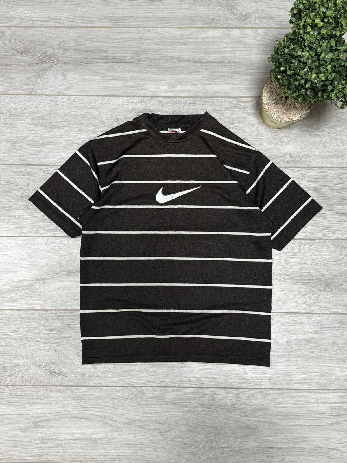 Nike Nike vintage striped 90s vintage big swoosh tee shirt Size US S / EU 44-46 / 1 - 1 Thumbnail