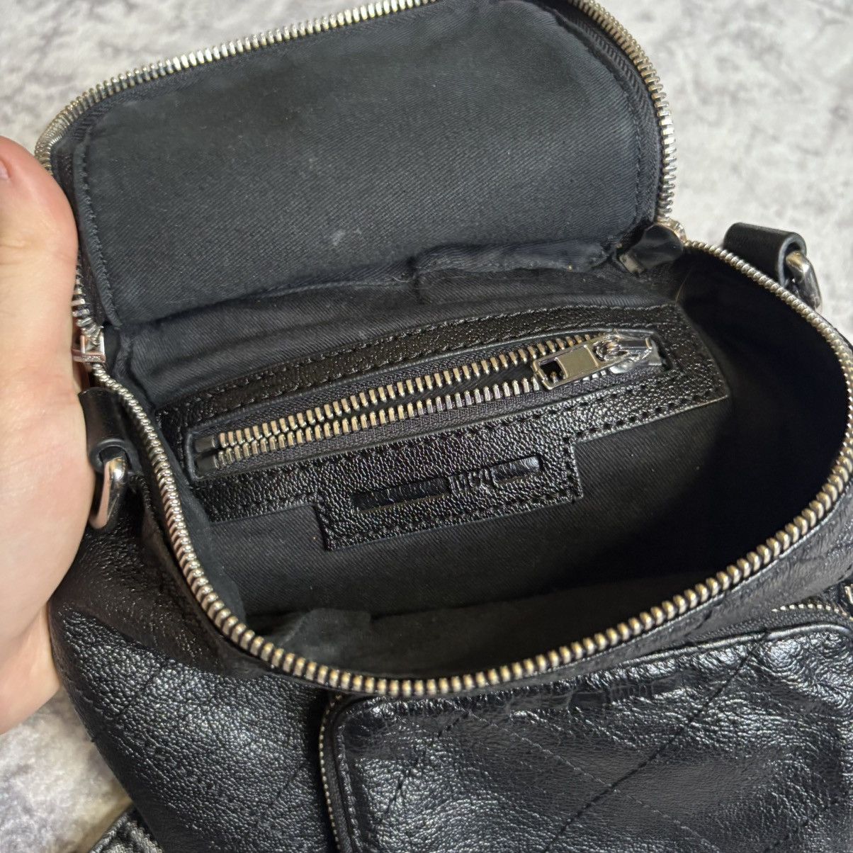 Alexander McQueen Alexander McQueen Patent Leather Quilted Side Bag Black Size ONE SIZE - 7 Thumbnail