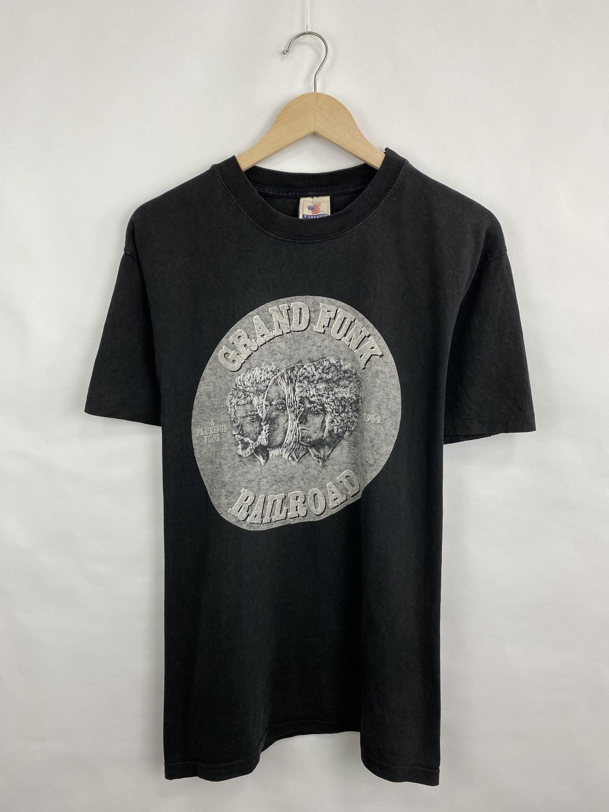 Band Tees 🇺🇸 Vintage 90s Grand Funk Railroad The American Hard Rock Tee Size US L / EU 52-54 / 3 - 3 Thumbnail