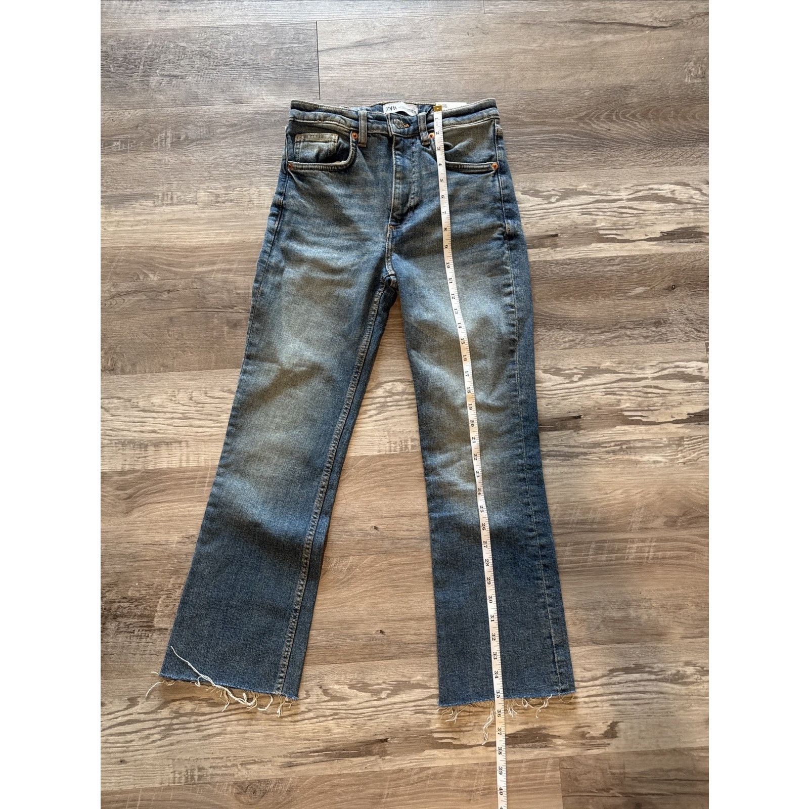 Zara ZARA WOMAN'S MID-RISE CROPPED FLARED TRF JEANS Size 2 Or 34 Size 26" / US 2 / IT 38 - 1 Thumbnail