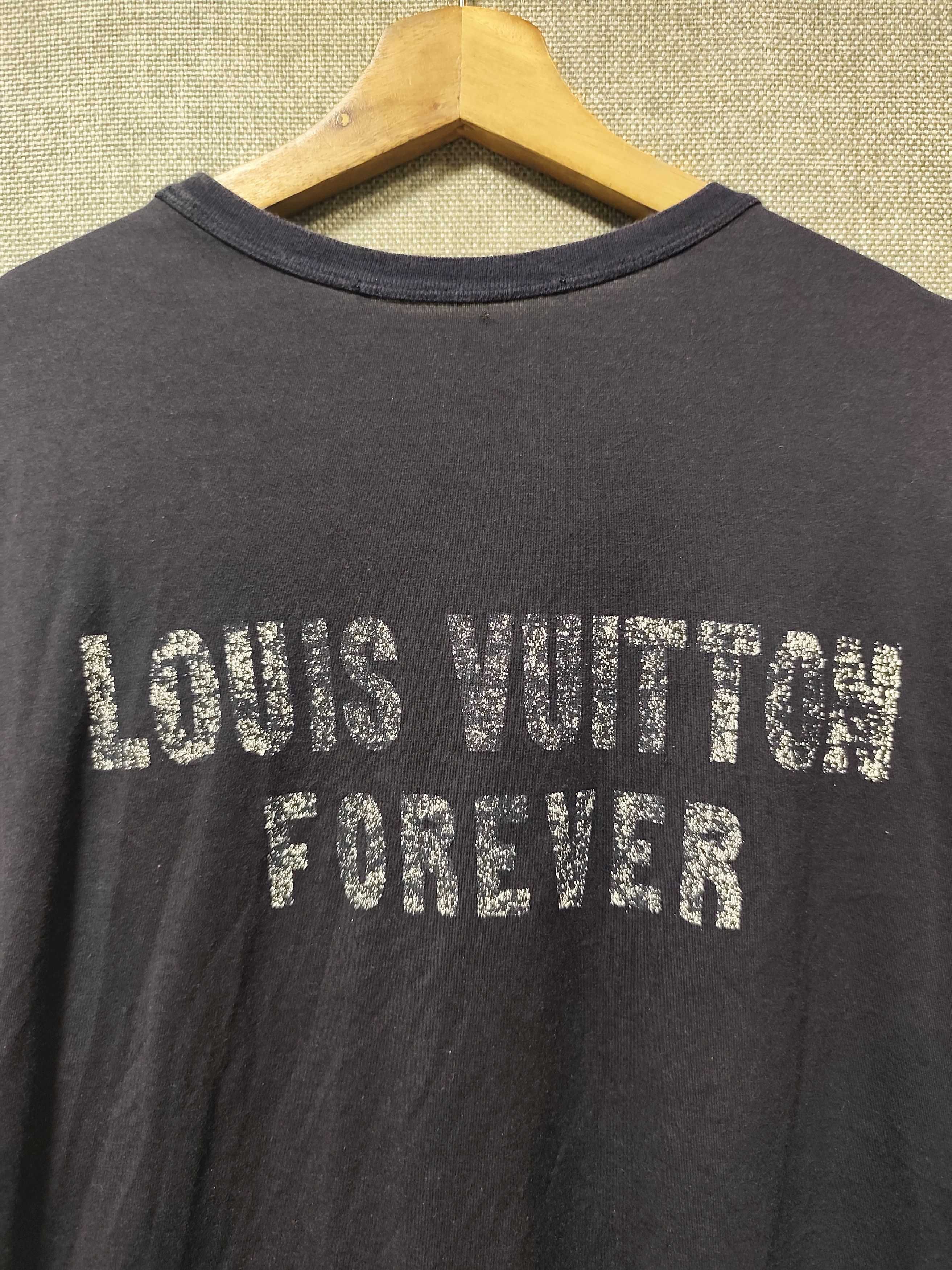 Louis Vuitton Louis Vuitton Upside Down Logo Pocket Tee Size US L / EU 52-54 / 3 - 3 Thumbnail