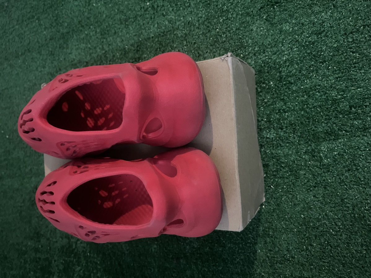 Adidas Yeezy Foam Runners Size US 9 / EU 42 - 3 Thumbnail