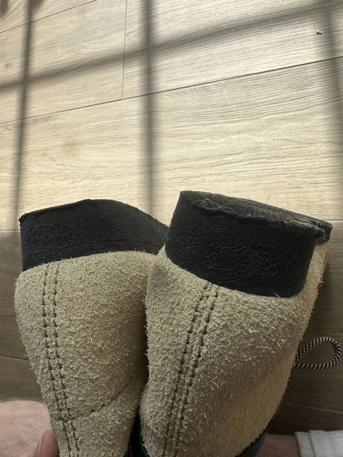 Clarks Clarks Wallabee Suede Beige / Black Size US 11 / EU 44 - 4 Thumbnail
