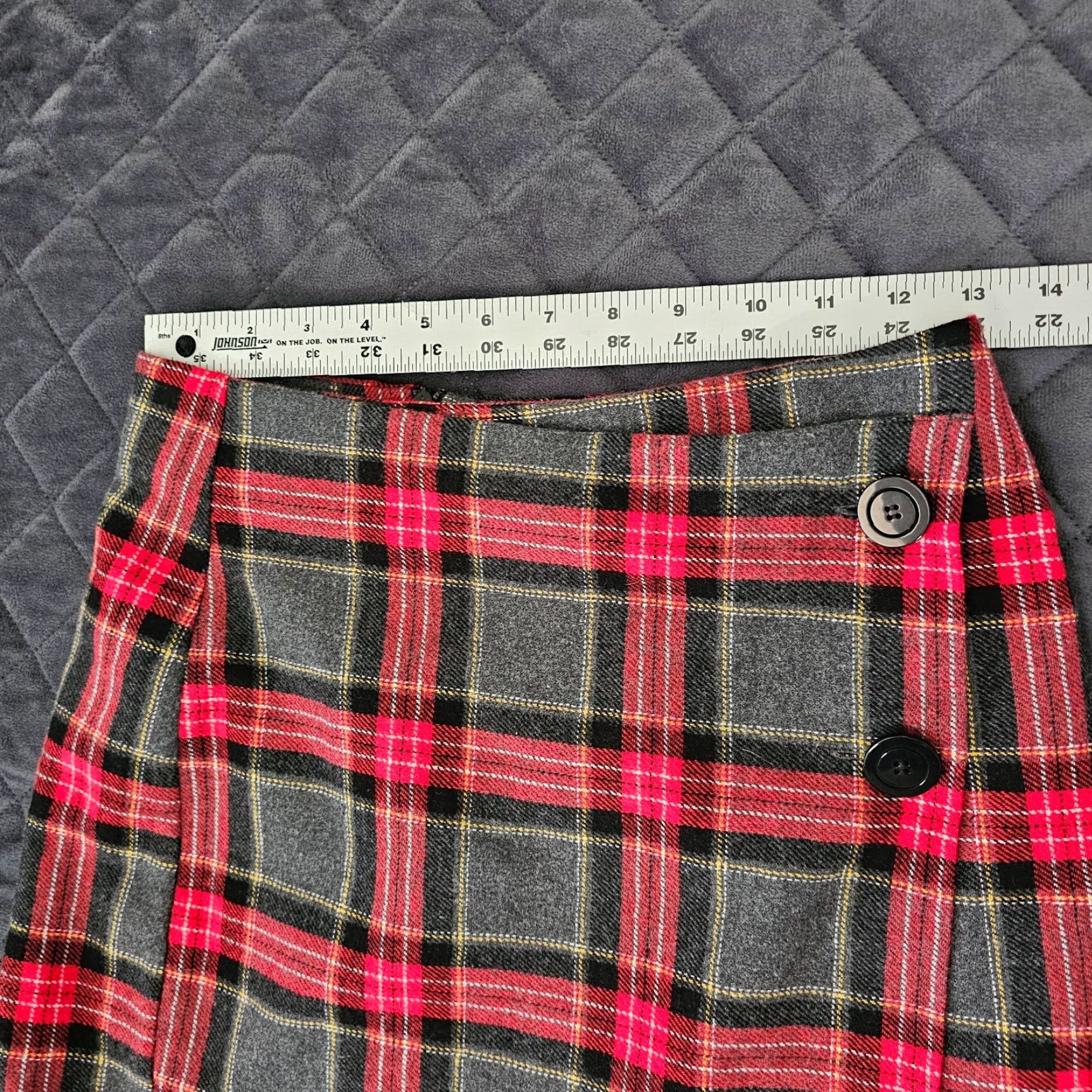 H&M H&M Mini Skirt Red Black Plaid, Women's, Size 4, Short, School Theme, Casual, Regular, Button Accents, Fall/Spring/YR, Womens Size 27" / US 4 / IT 40 - 5 Thumbnail