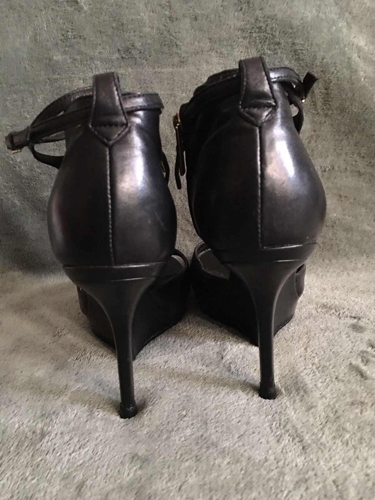 Yves Saint Laurent Yves Saint Laurent Black Leather Heels Platform Booties 39.5 Size US 9.5 / IT 39.5 - 5 Thumbnail