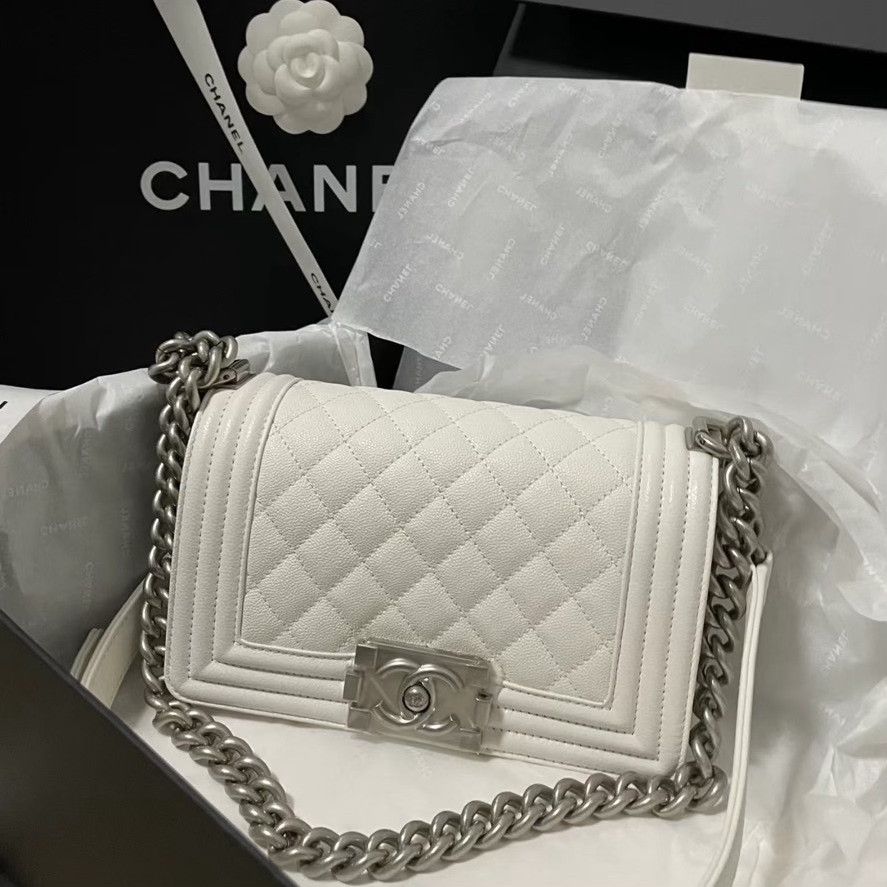 Chanel Pre-loved Bag Very good condition Size ONE SIZE - 1 Thumbnail