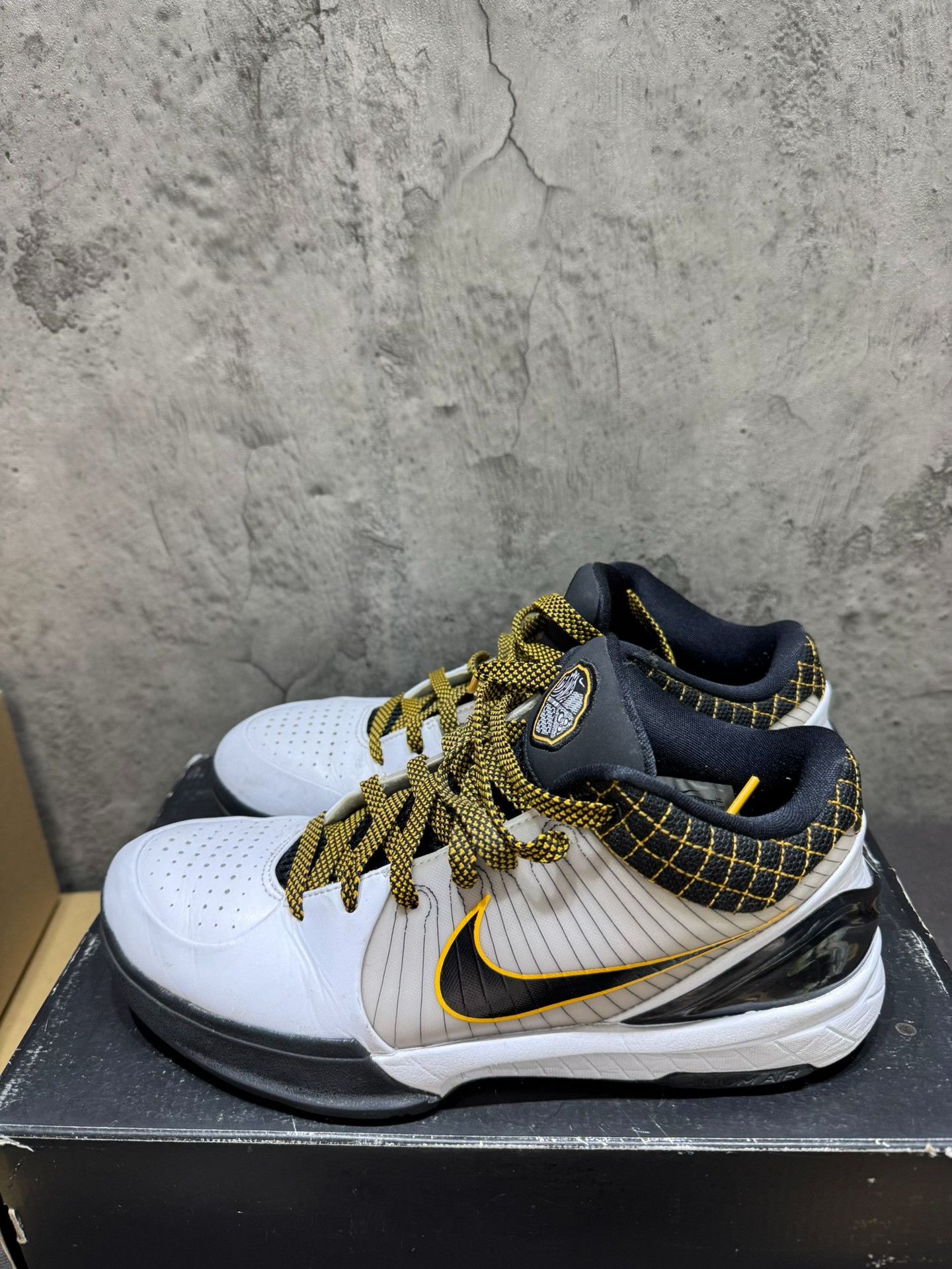 Nike Nike Yellow Lowtop Sneakers 41 Men Size US 8.5 / EU 41-42 - 1 Thumbnail
