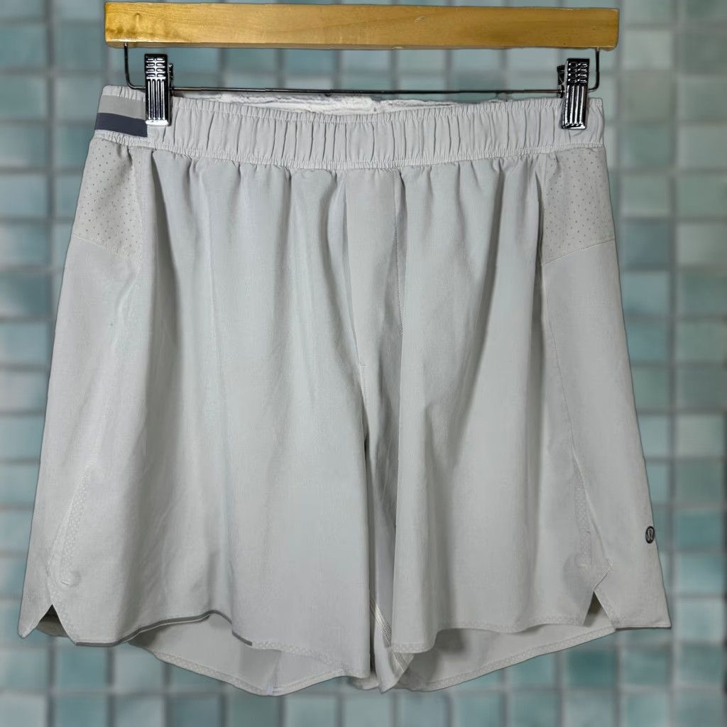 Lululemon Lululemon Surge Mens Athletic Training Shorts Gray Perforated Performance M Size US 31 - 1 Thumbnail