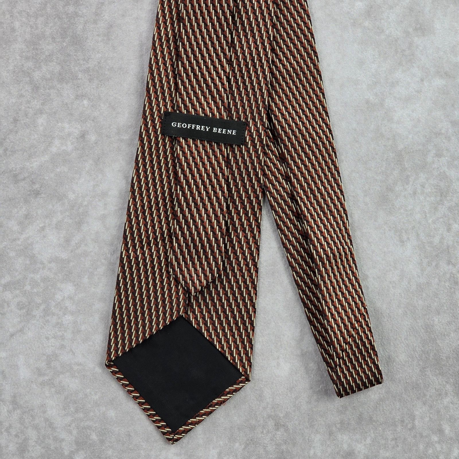 Geoffrey Beene Geoffrey Beene Brown 100% Silk Men's Neck Tie NWOT Size 30 - 3 Thumbnail