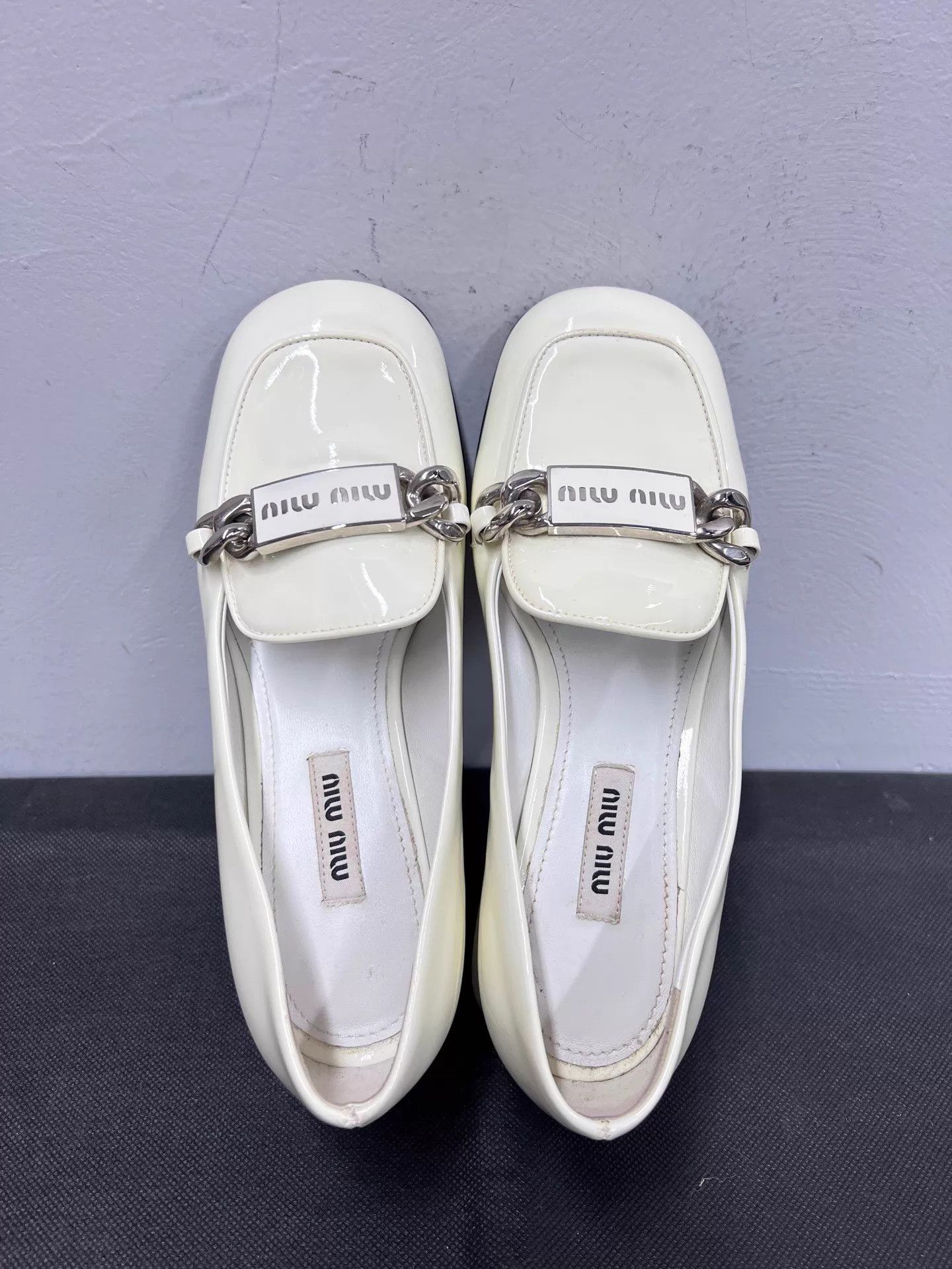 Miu Miu MIU MIU Cream Patent Slipon BlockHeel Loafer 35 99N Size US 4.5 / IT 34.5 - 4 Thumbnail